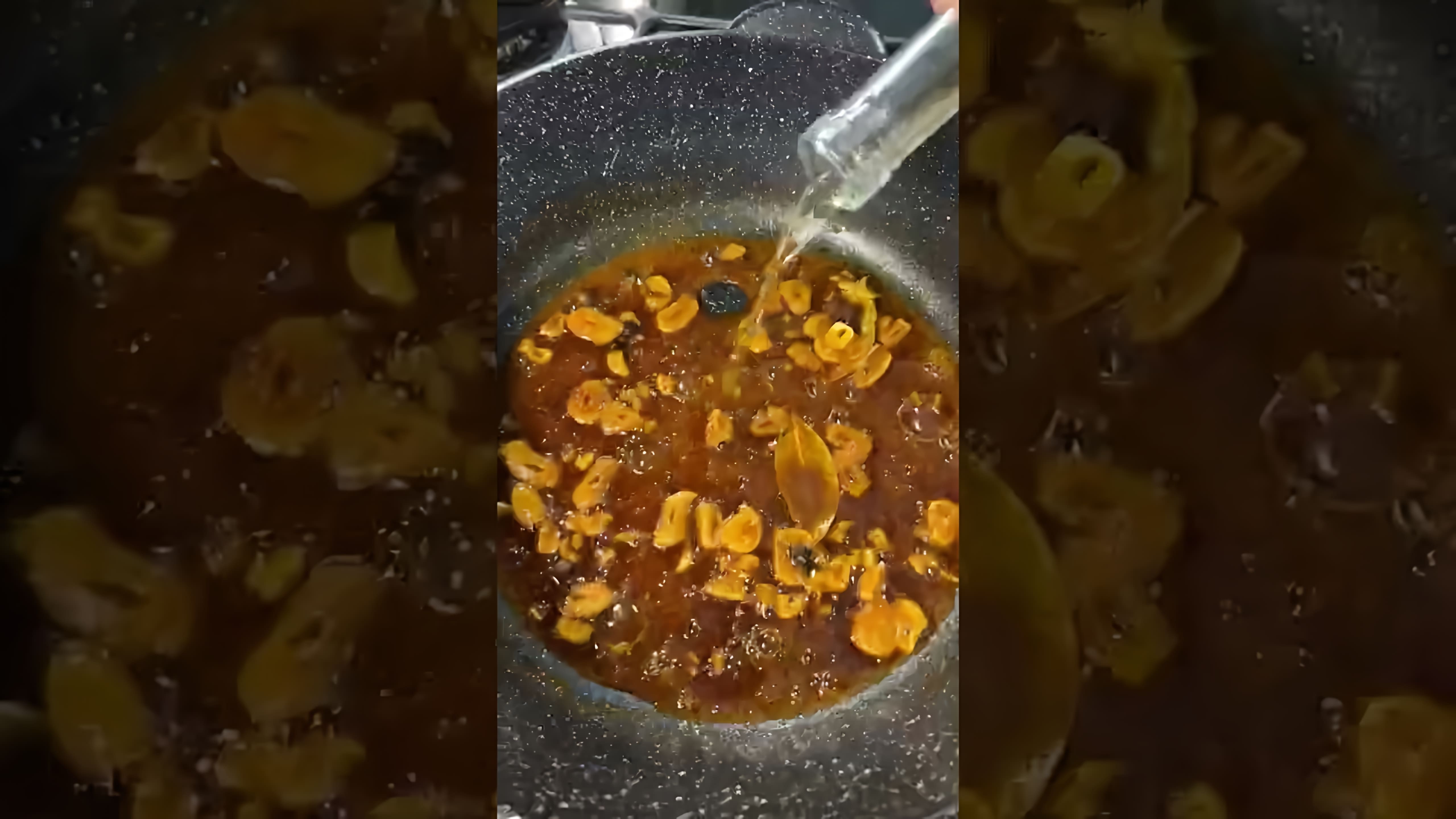 В этом видео демонстрируется простой рецепт приготовления вкусных мидий