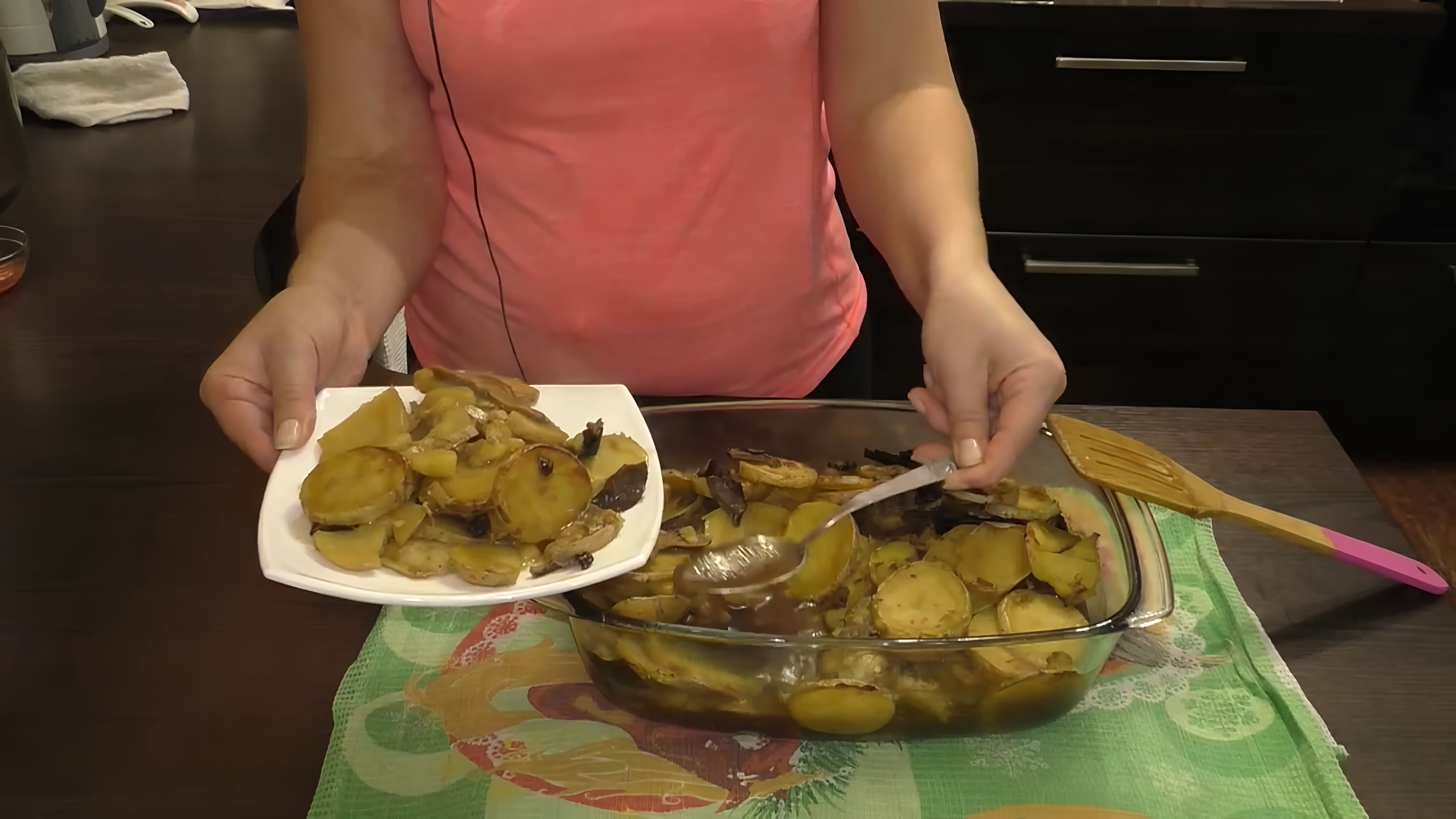 В этом видео Ольга Коваленко показывает, как приготовить вкусную картошку с белыми грибами