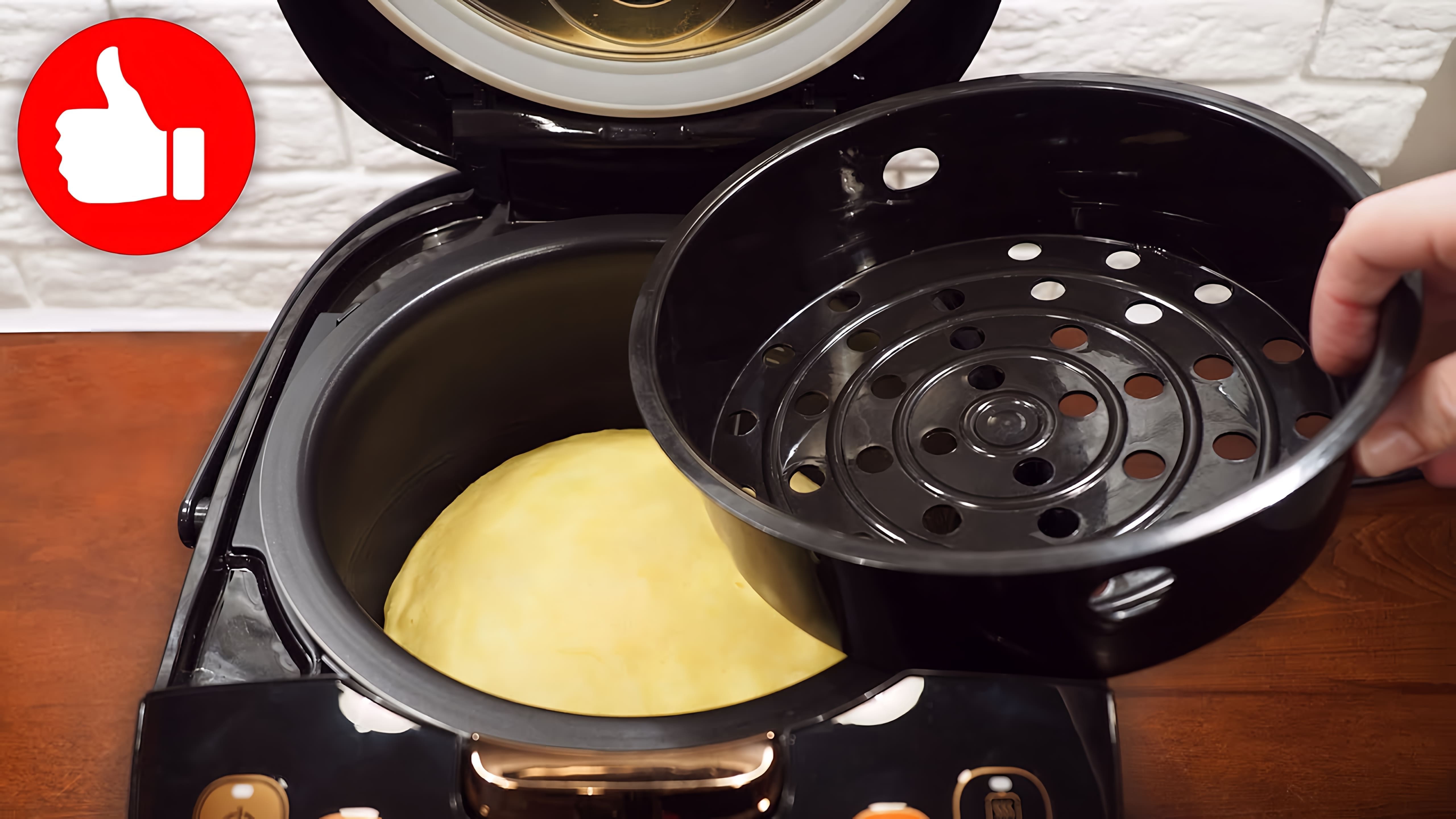 В этом видео демонстрируется рецепт приготовления кекса на сметане в мультиварке