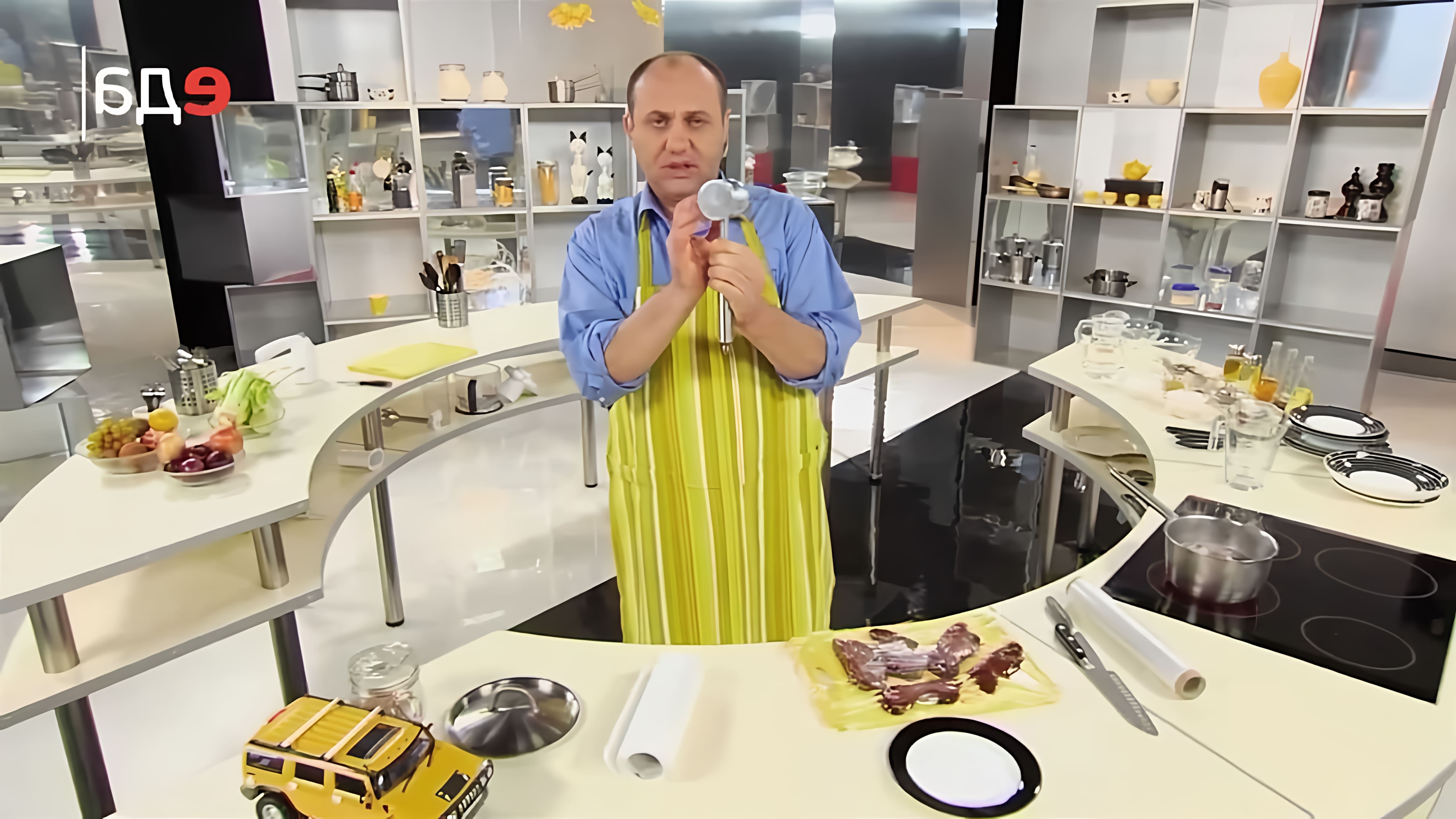 В этом видео шеф-повар Илья Лазерсон рассказывает о приготовлении жареной печенки с гречневой кашей