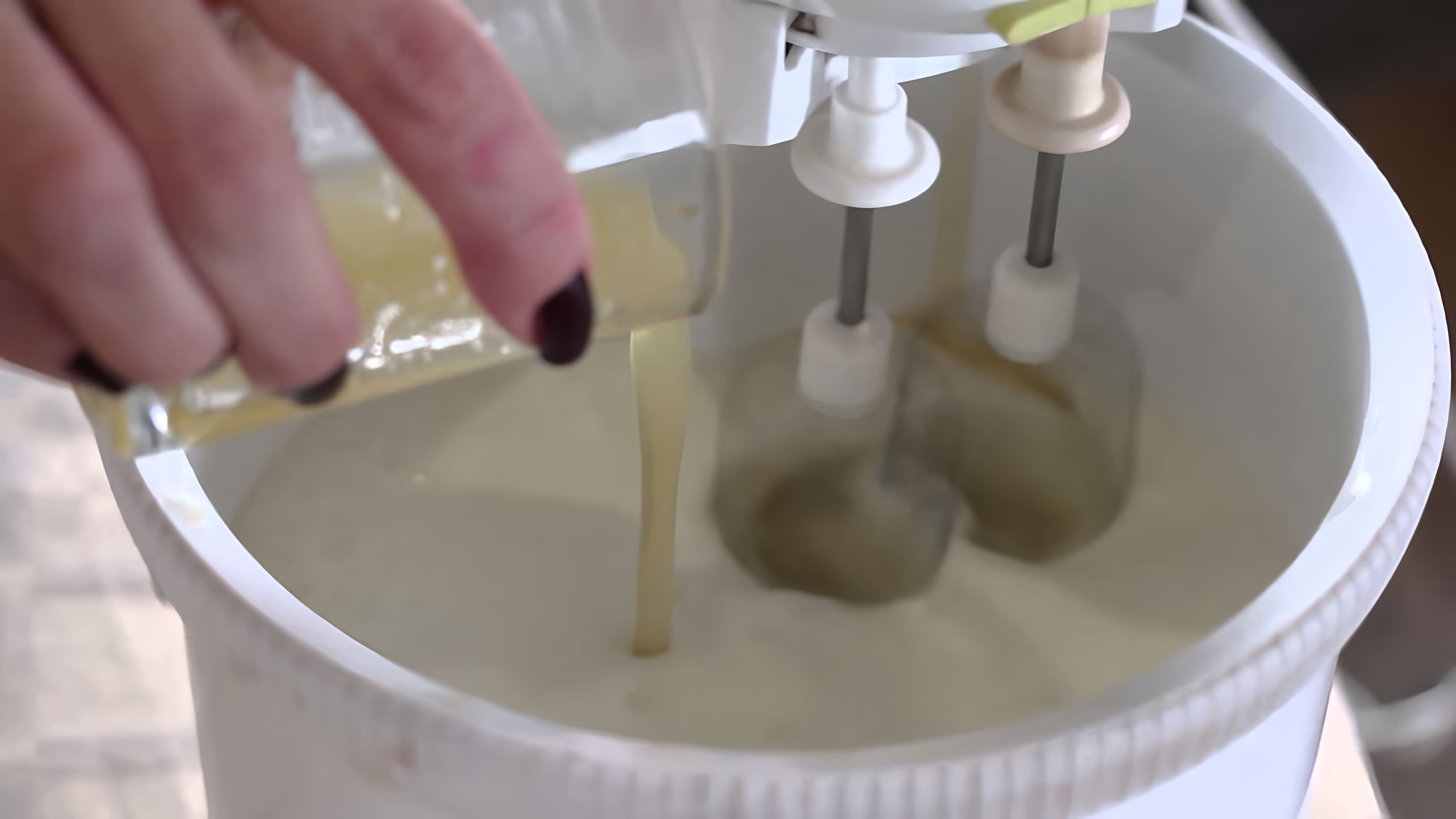 В этом видео демонстрируется рецепт приготовления желе на кефире