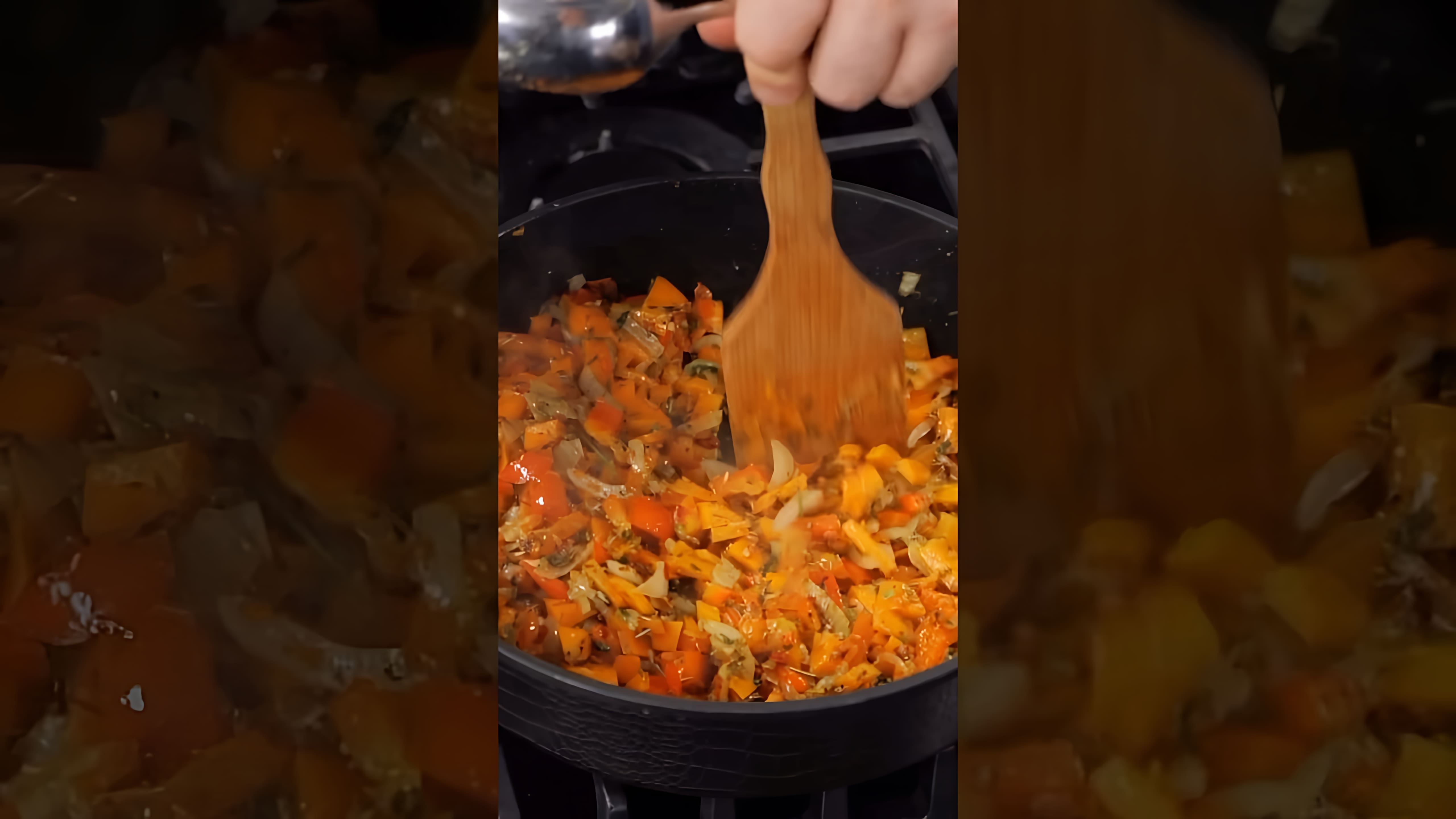 В этом видео-ролике мы увидим, как приготовить вкусный и ароматный суп "Пилешка супа" по болгарскому рецепту