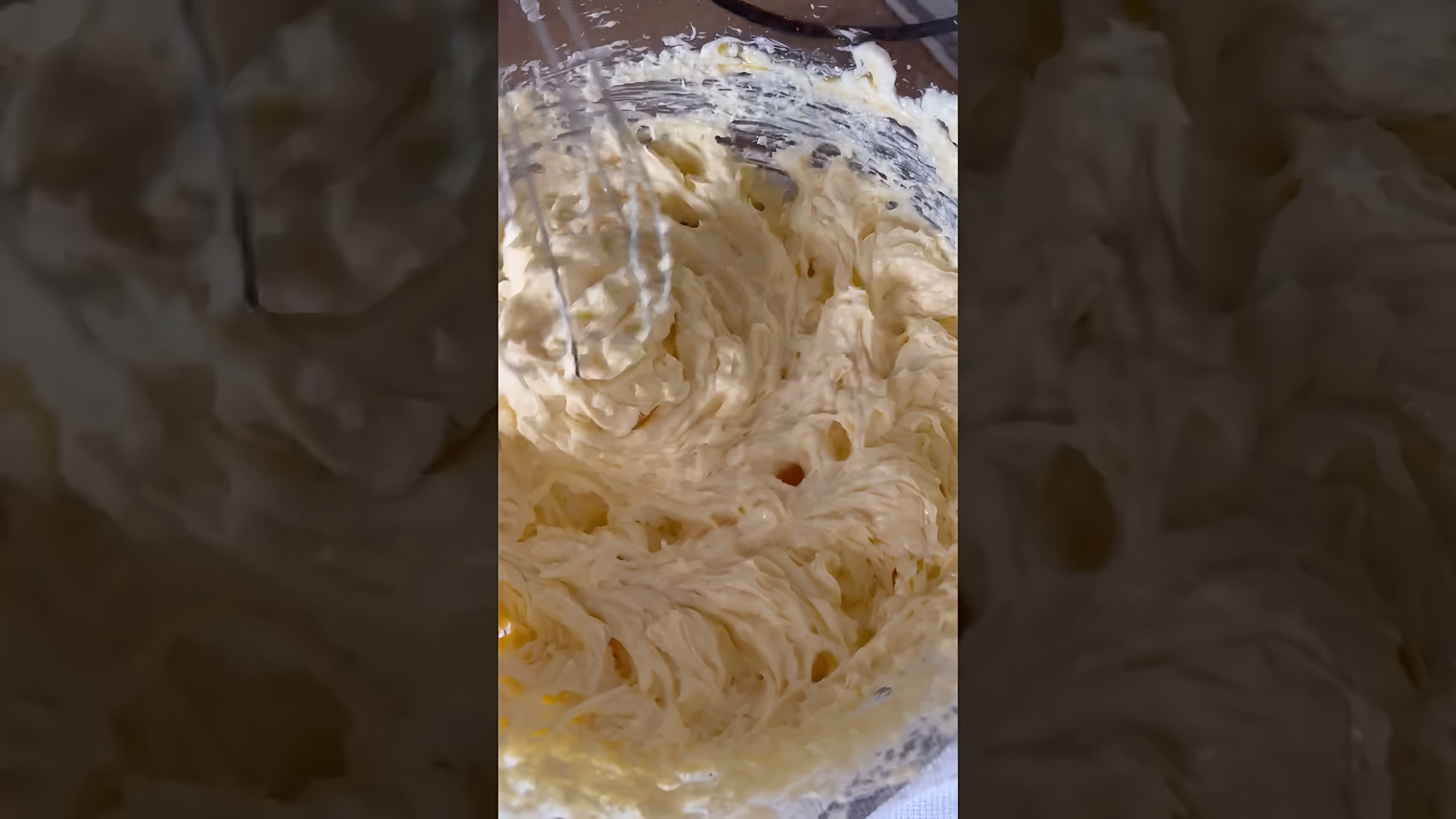 В этом видео демонстрируется рецепт приготовления овсяного печенья