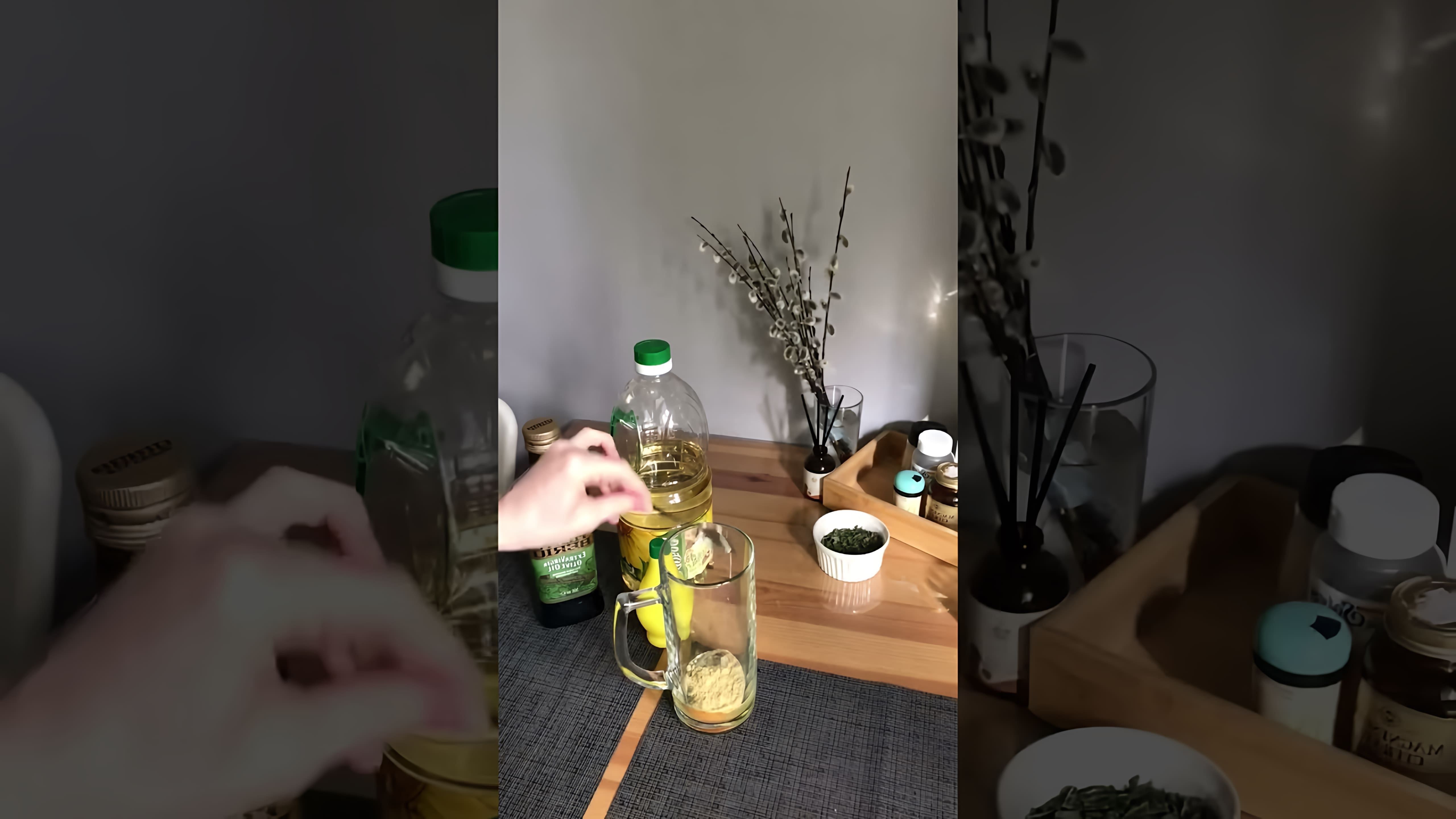 В этом видео девушка делится своим рецептом домашнего майонеза