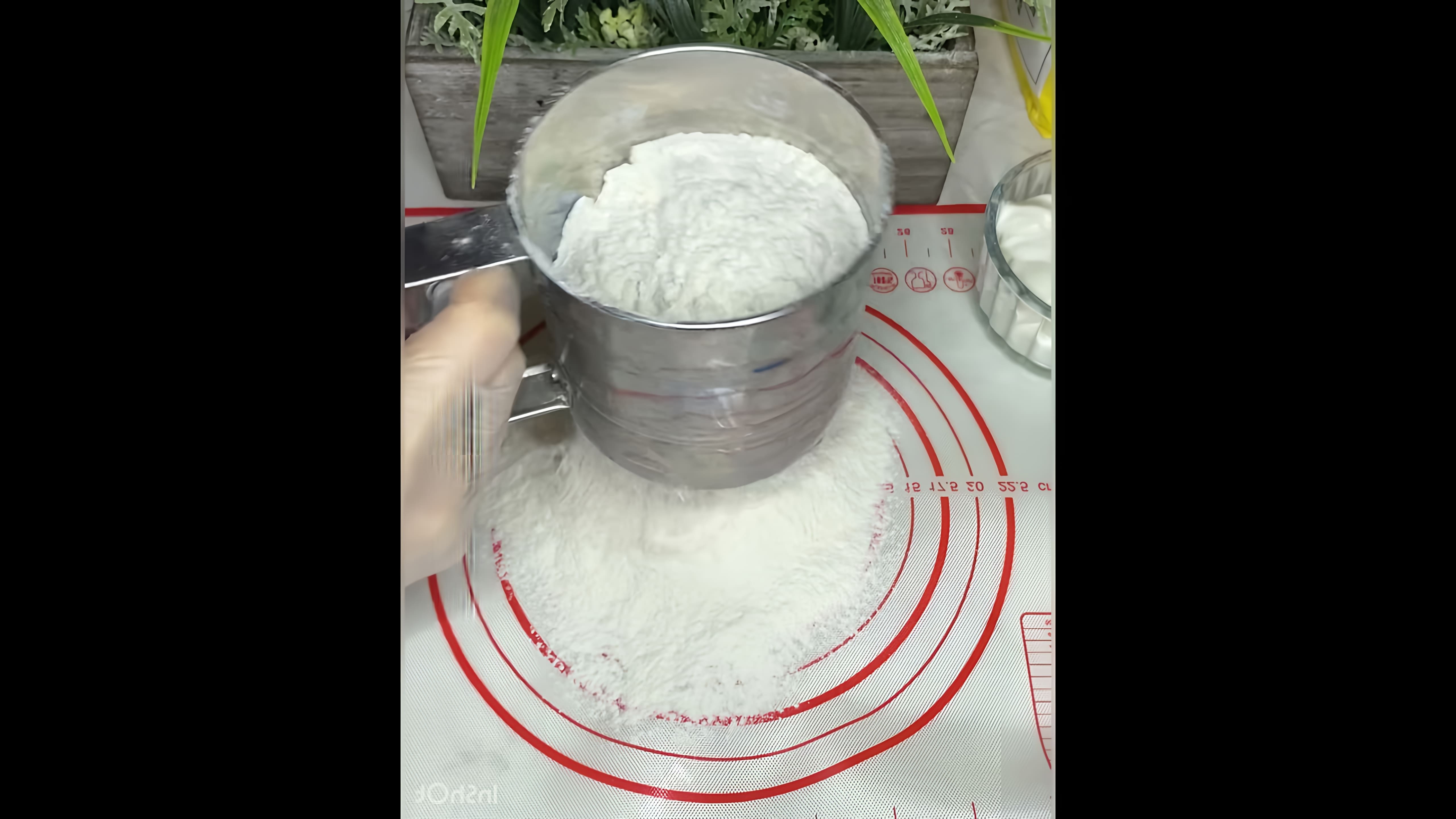В этом видео-ролике вы увидите, как приготовить самые вкусные рогалики из детства