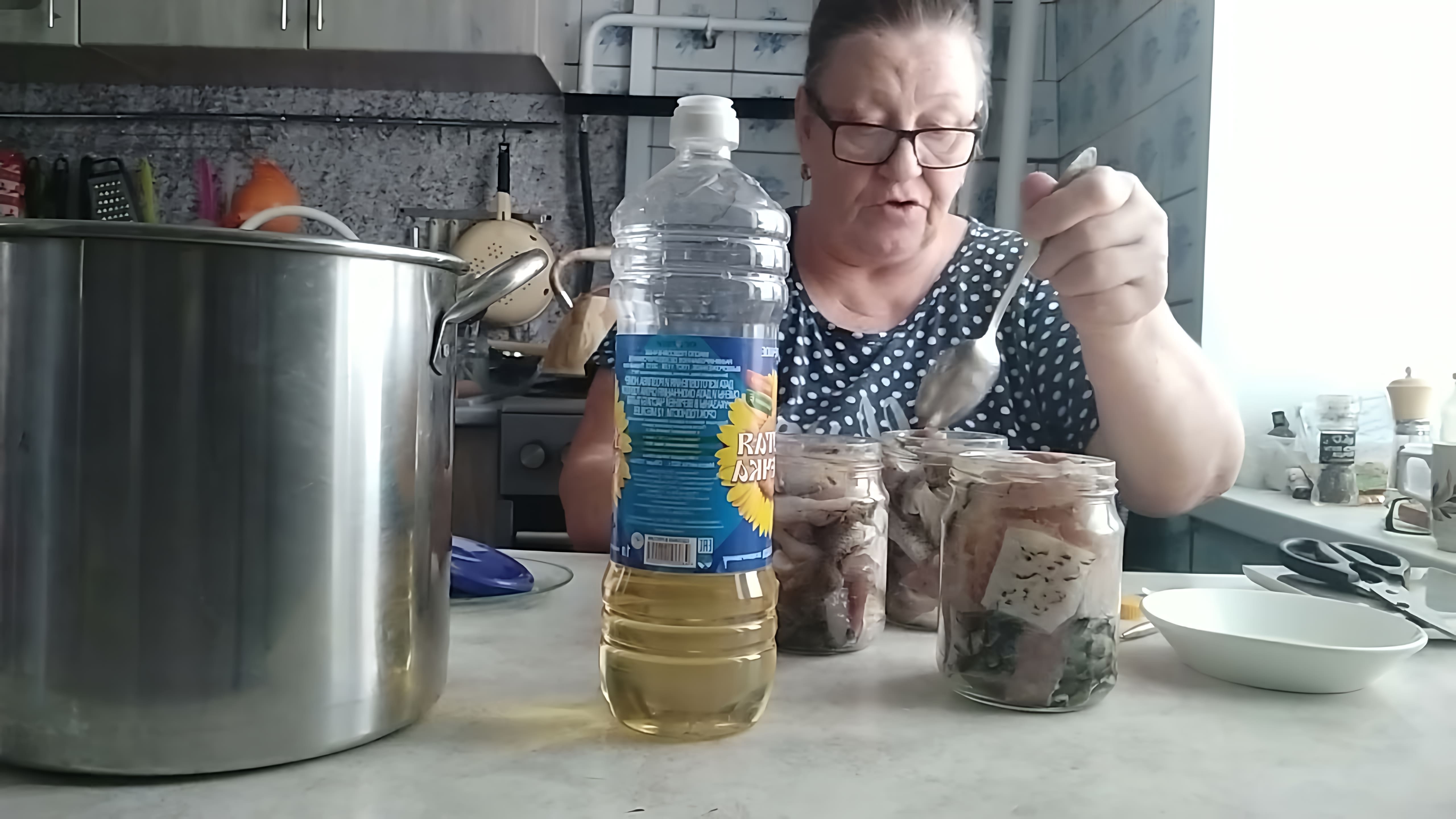В этом видео Татьяна рассказывает о том, как она делает консервы из речной рыбы без использования автоклава