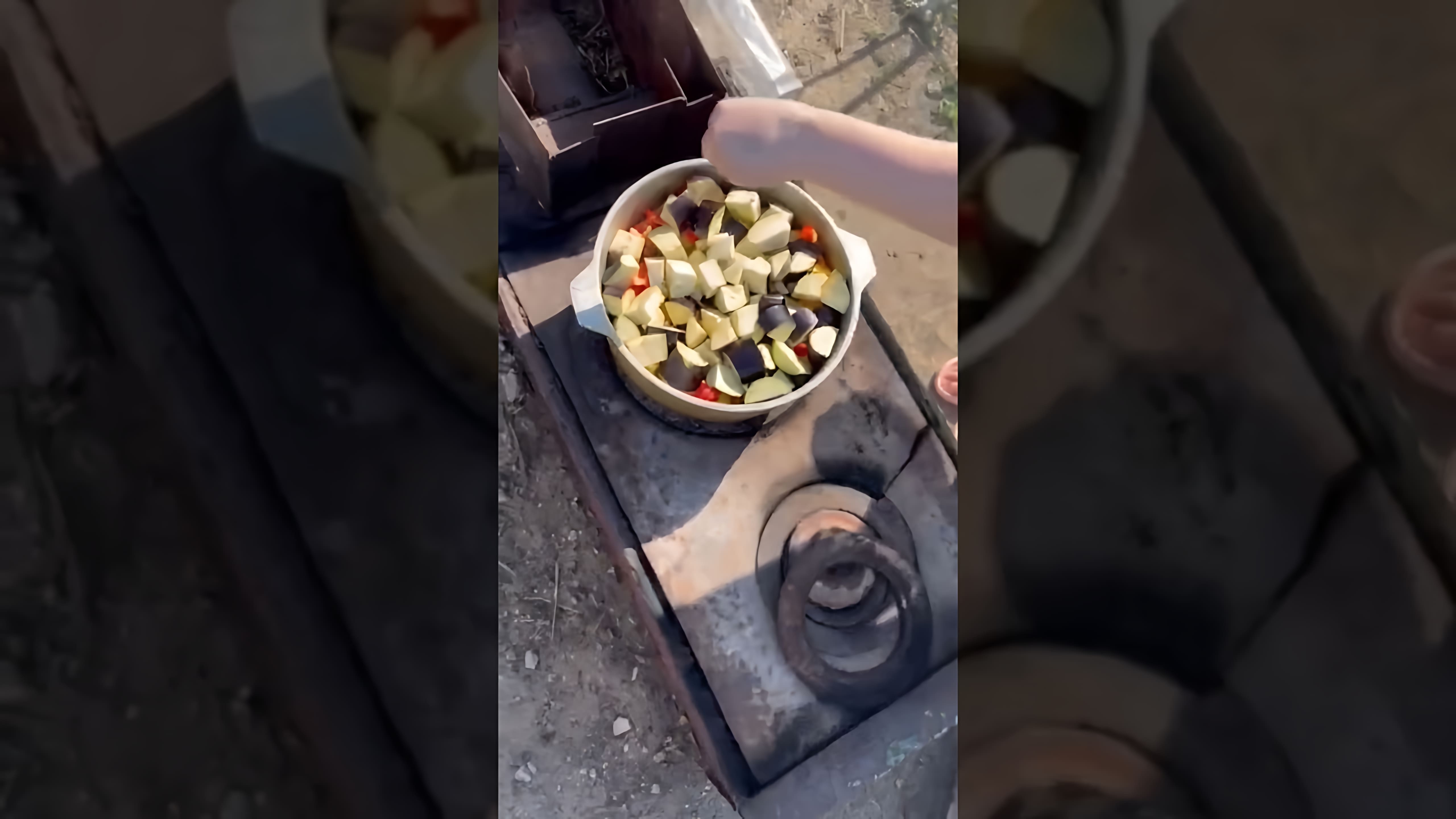 ГРУЗИНСКОЕ БЛЮДО ЧАНАХИ ПРИГОТОВИТ КАЖДЫЙ

В этом видео-ролике я покажу, как приготовить грузинское блюдо чанахи