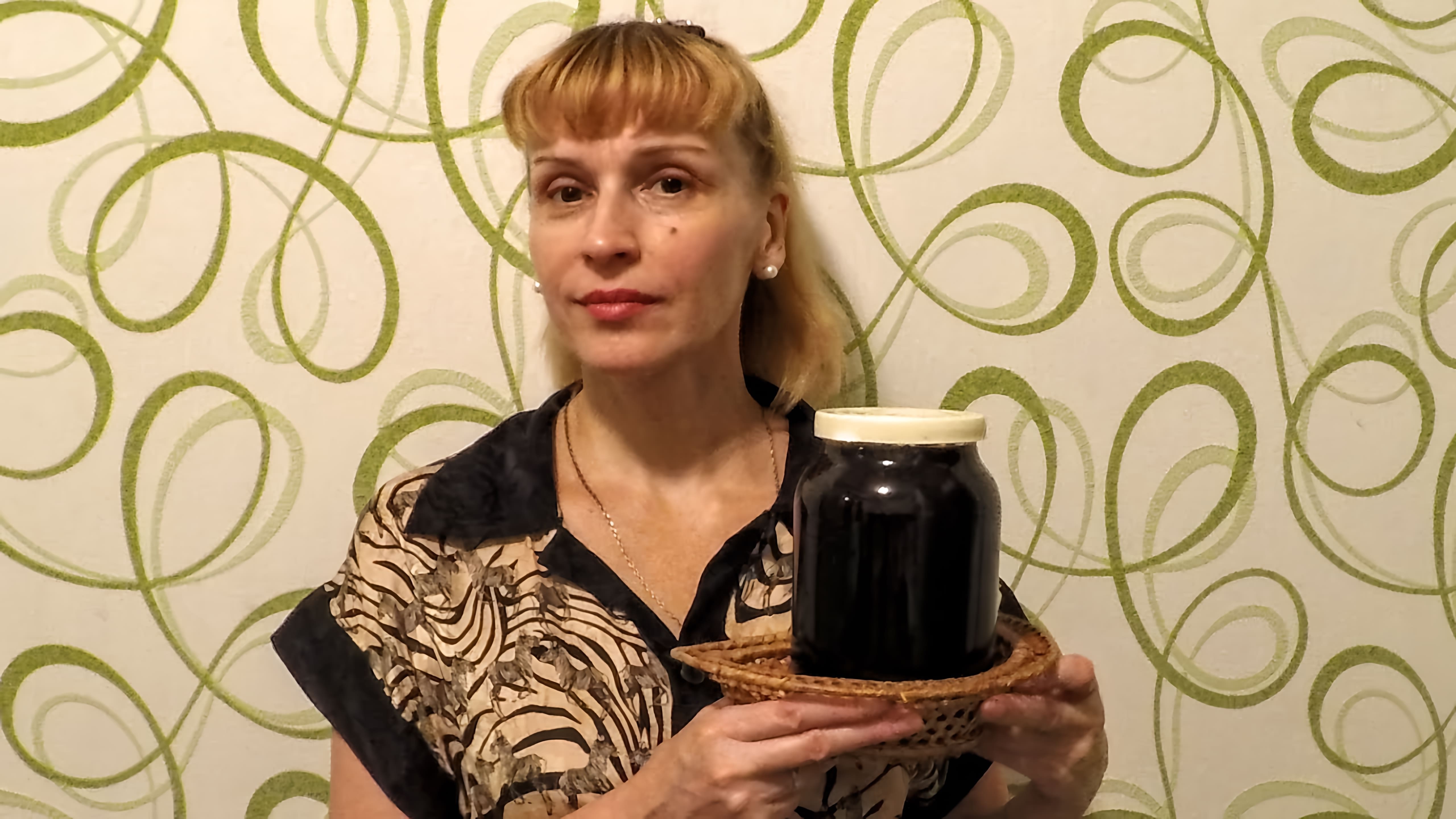 В этом видео Елена рассказывает о простом рецепте варенья из смородины, который можно приготовить на зиму