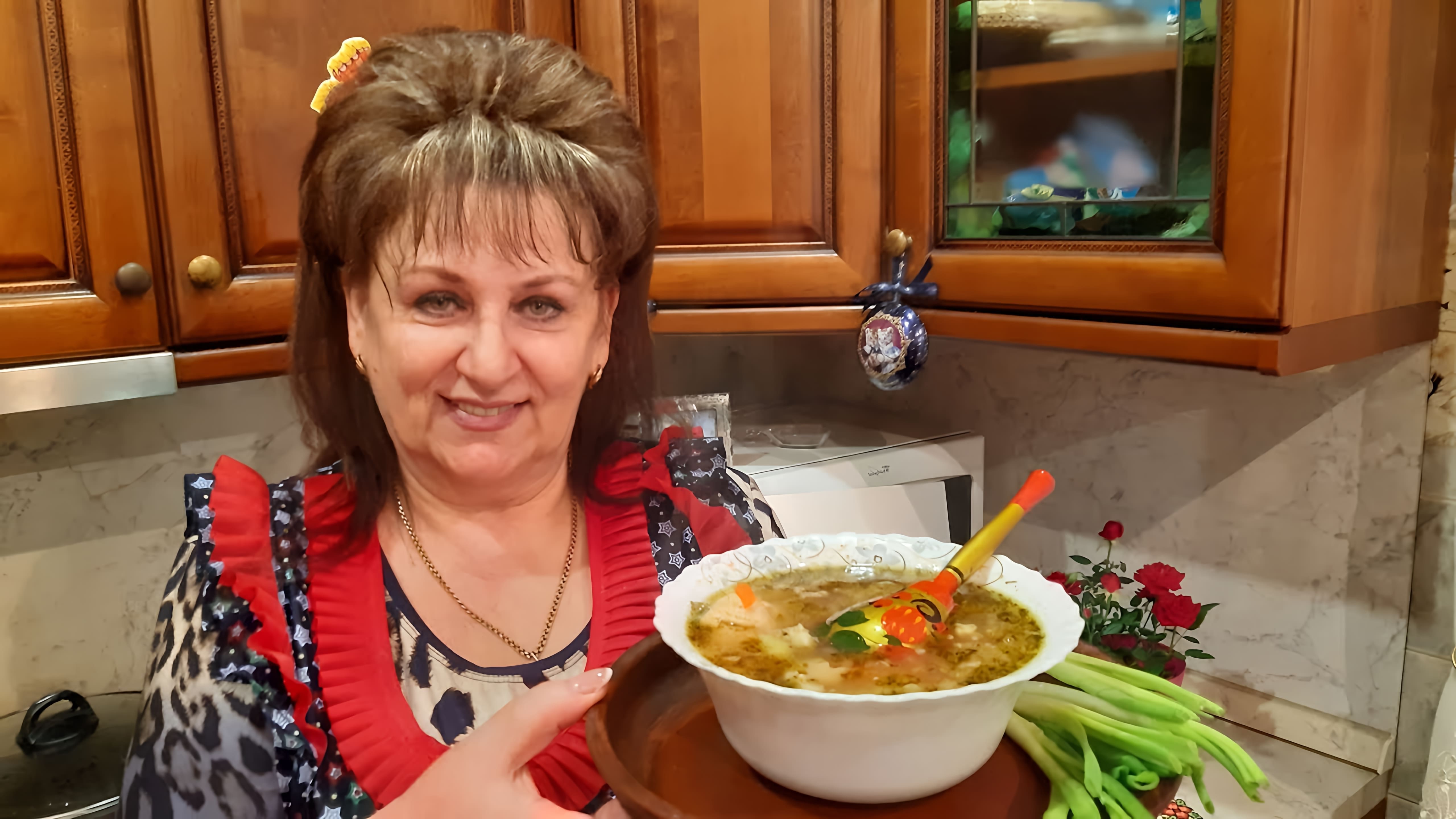 В этом видео Люба готовит вкусный рыбный суп из голов сёмги