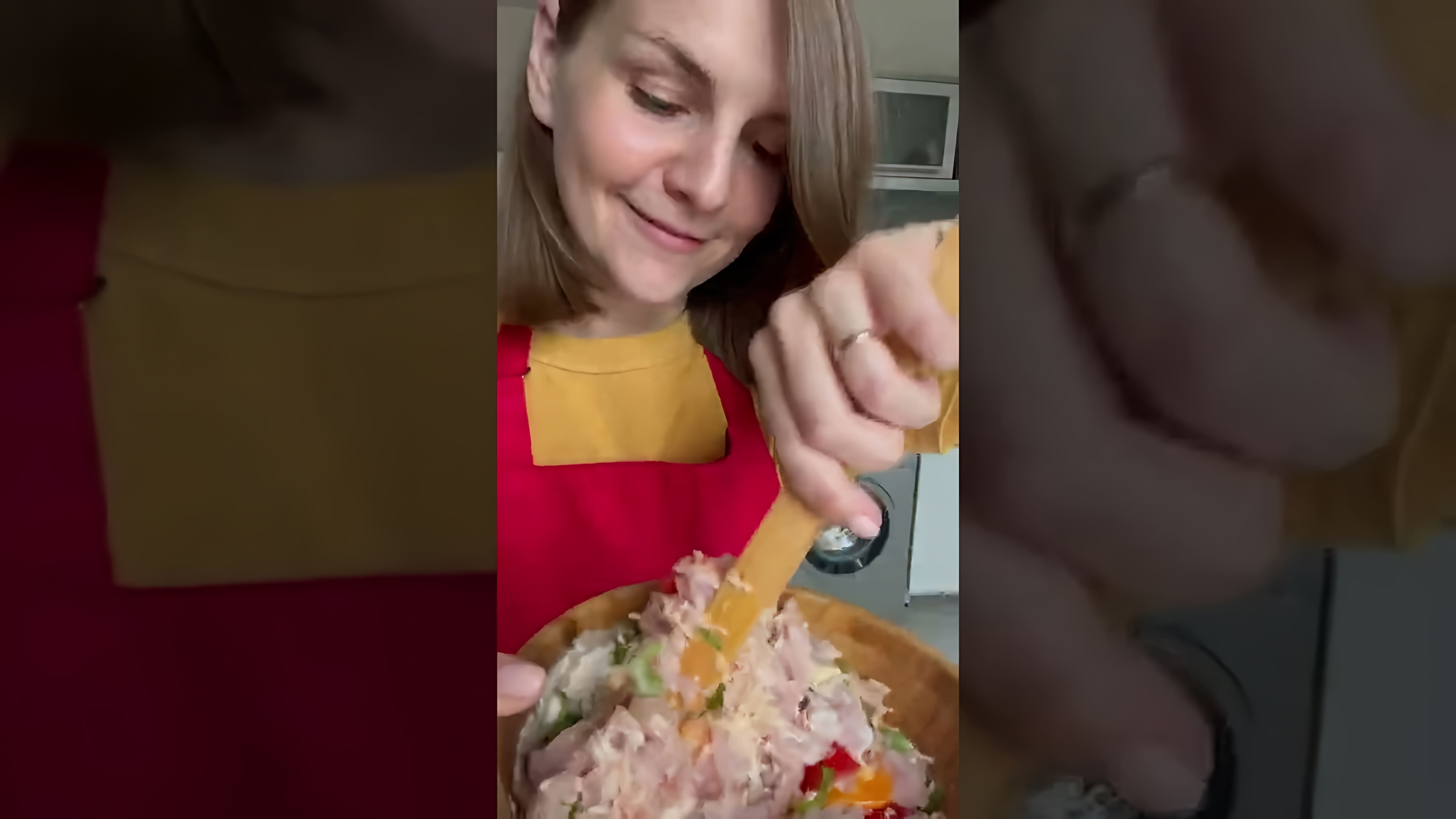 В этом видео демонстрируется рецепт приготовления рубленых котлет по рецепту бабушки