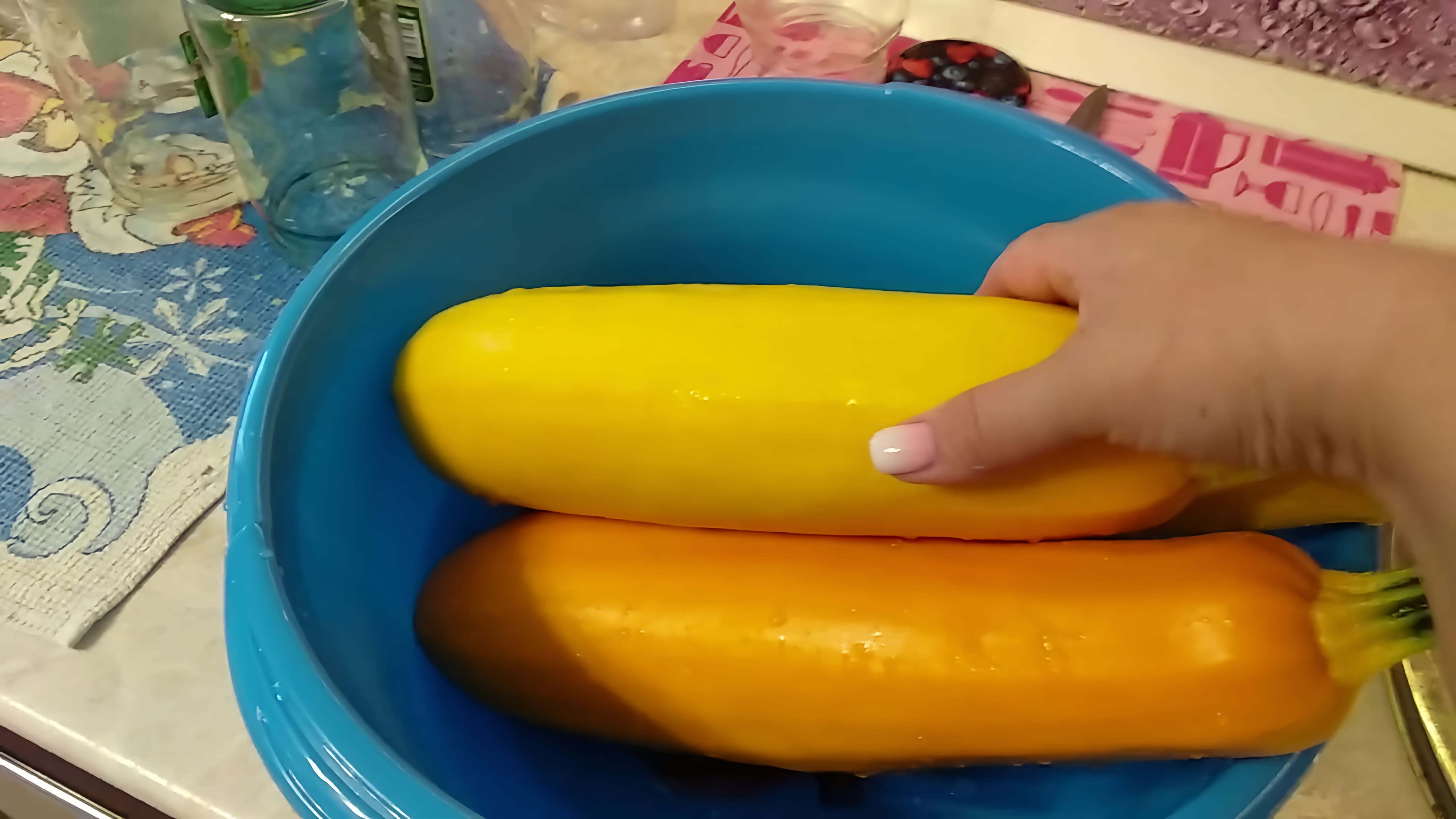 В этом видео Марина показывает, как приготовить кабачки в ананасовом соке