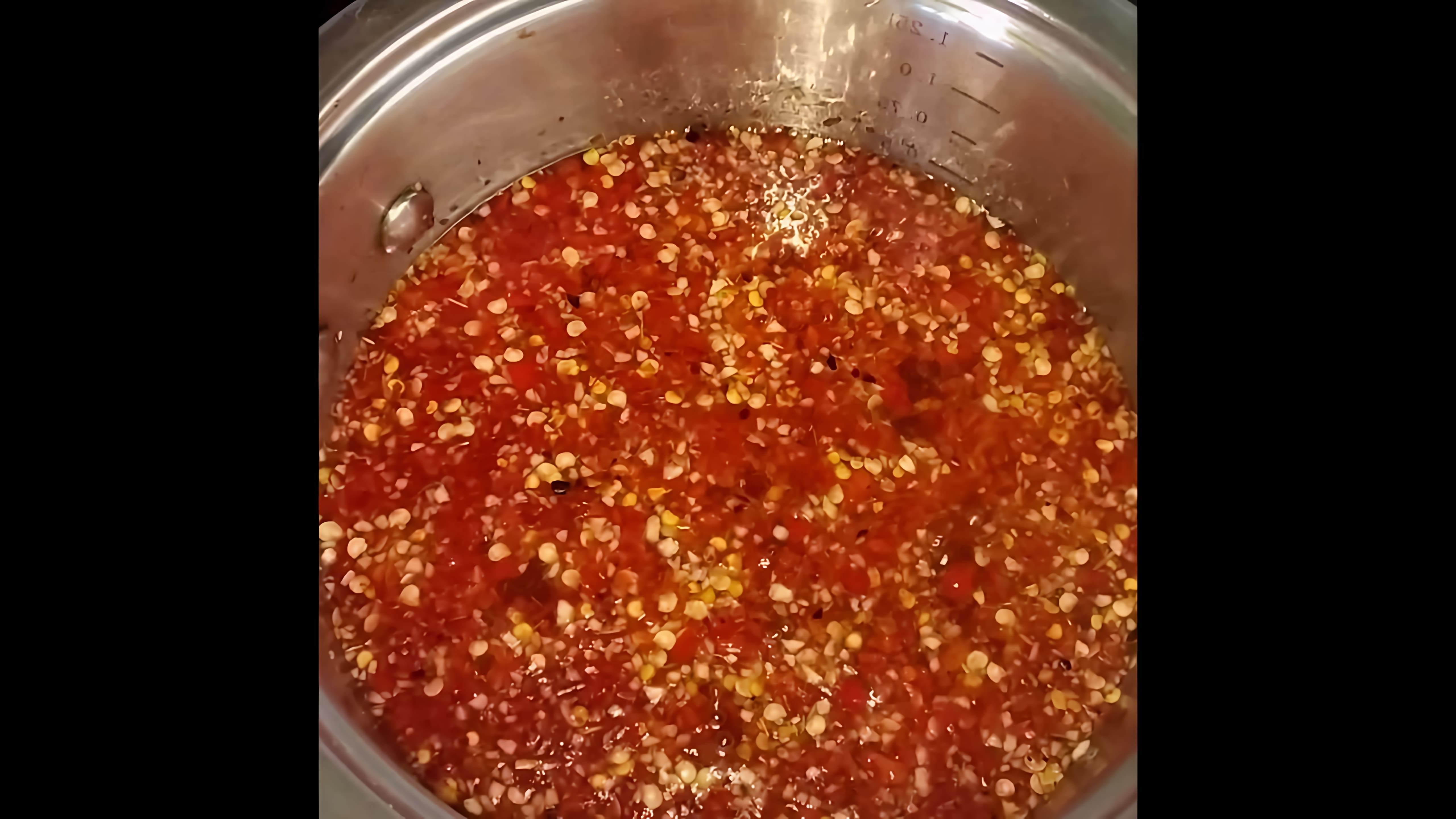 В этом видео демонстрируется процесс приготовления оригинального тайского соуса "Nam Jim Gai"