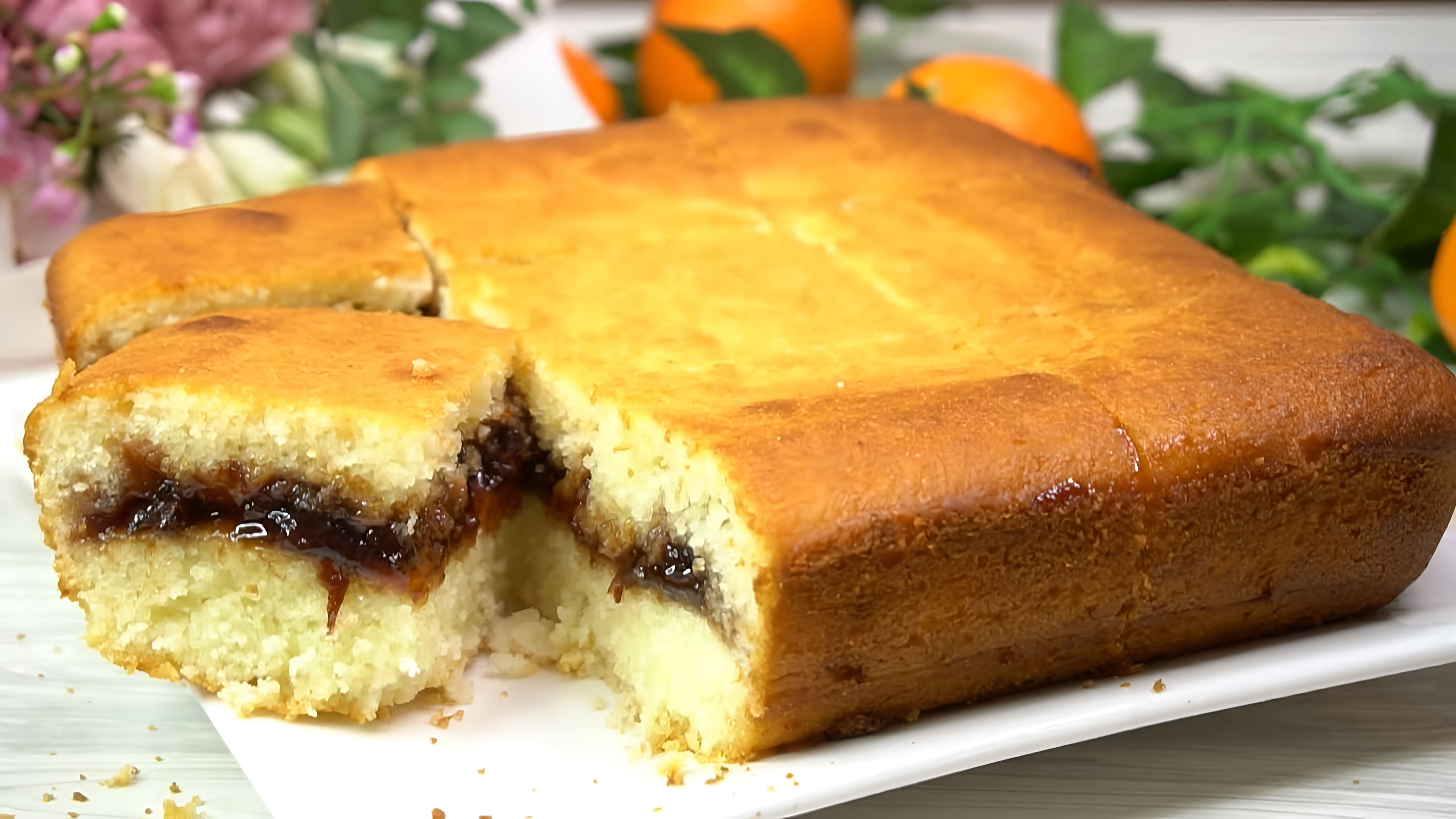 В этом видео демонстрируется рецепт приготовления пирога "Стаканник"
