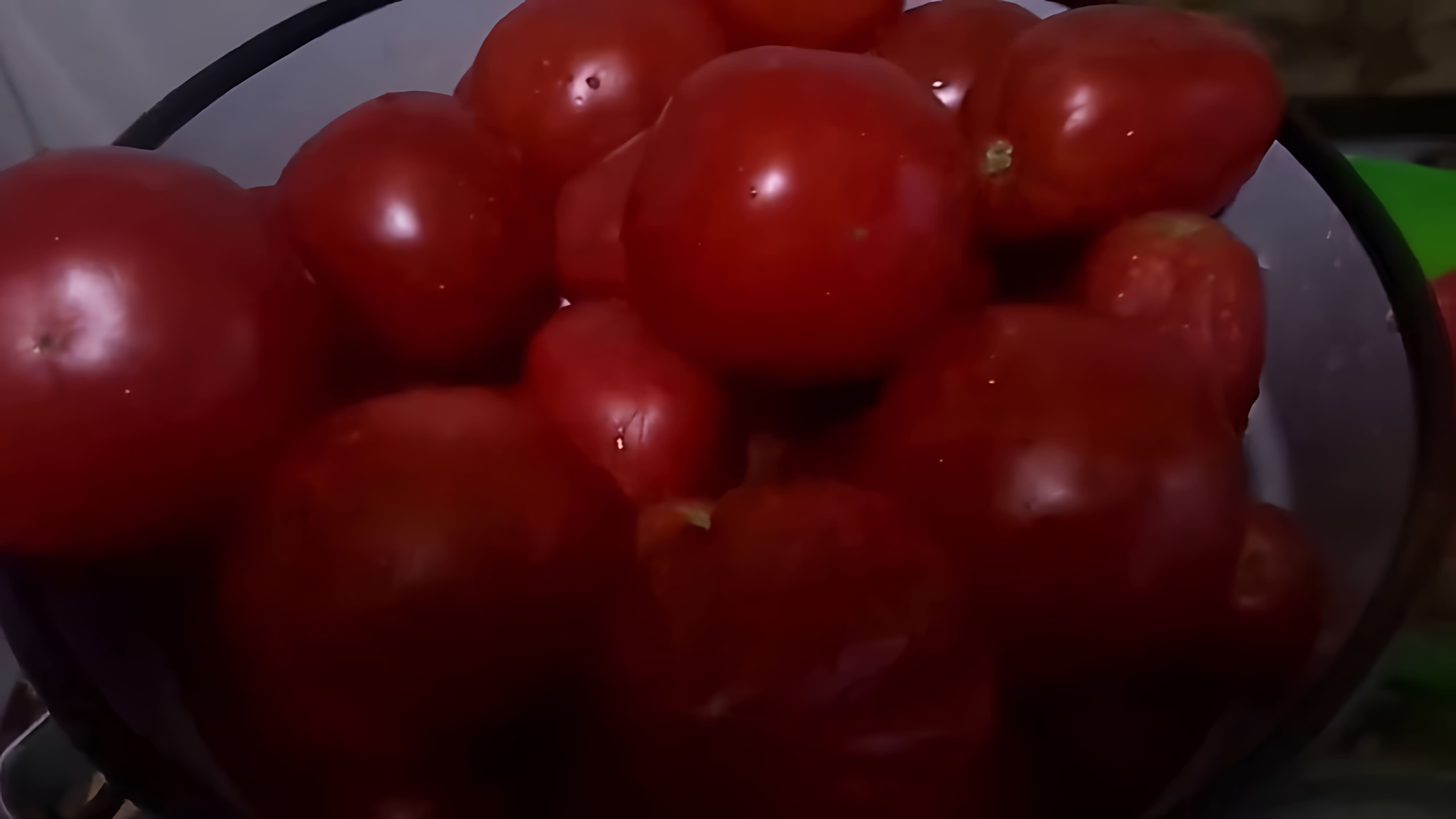 В этом видео показано, как приготовить вкусную и полезную заготовку на зиму из хрена и помидор