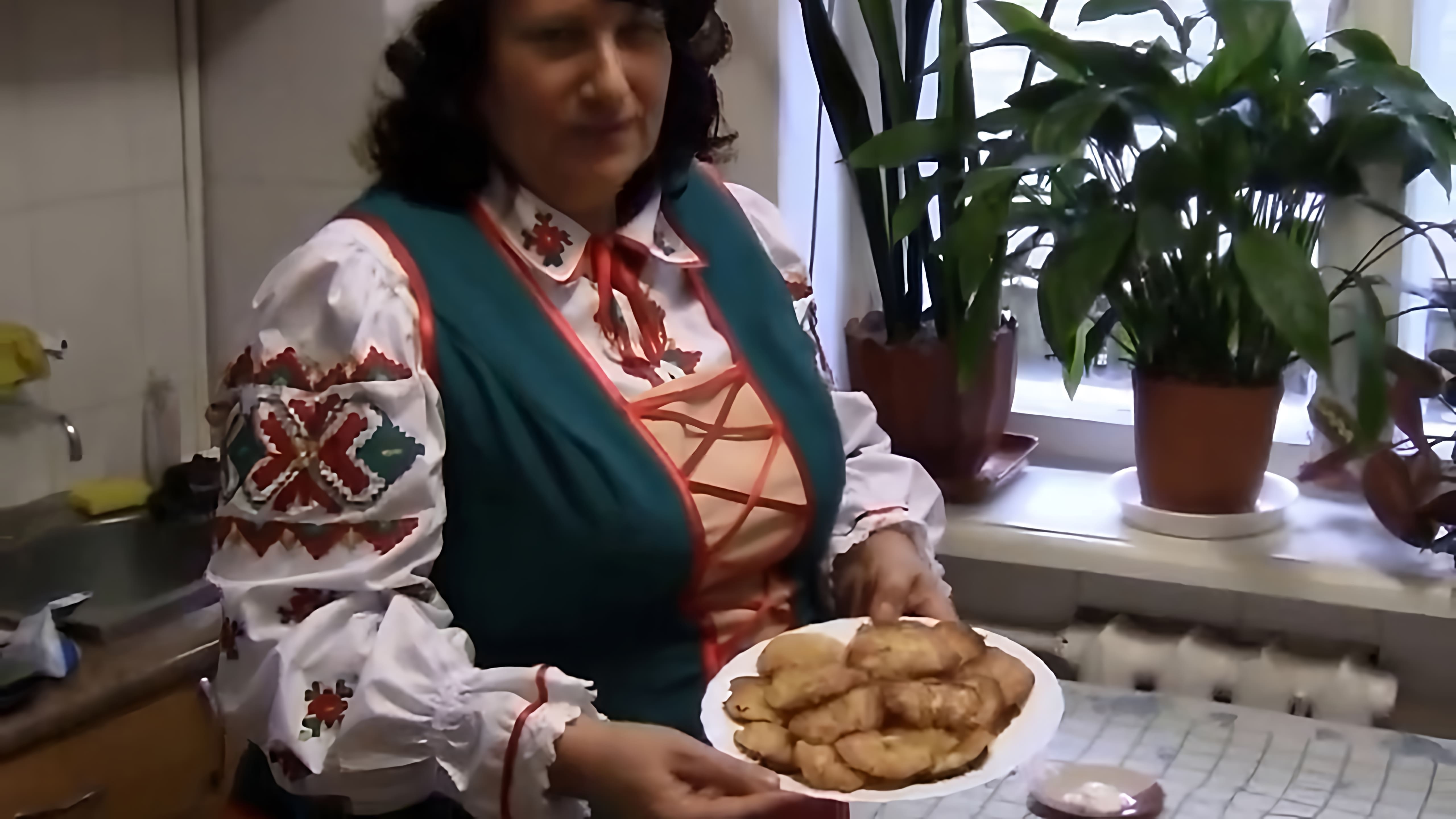В этом видео Галина Ворожбит делится рецептом приготовления белорусских драников