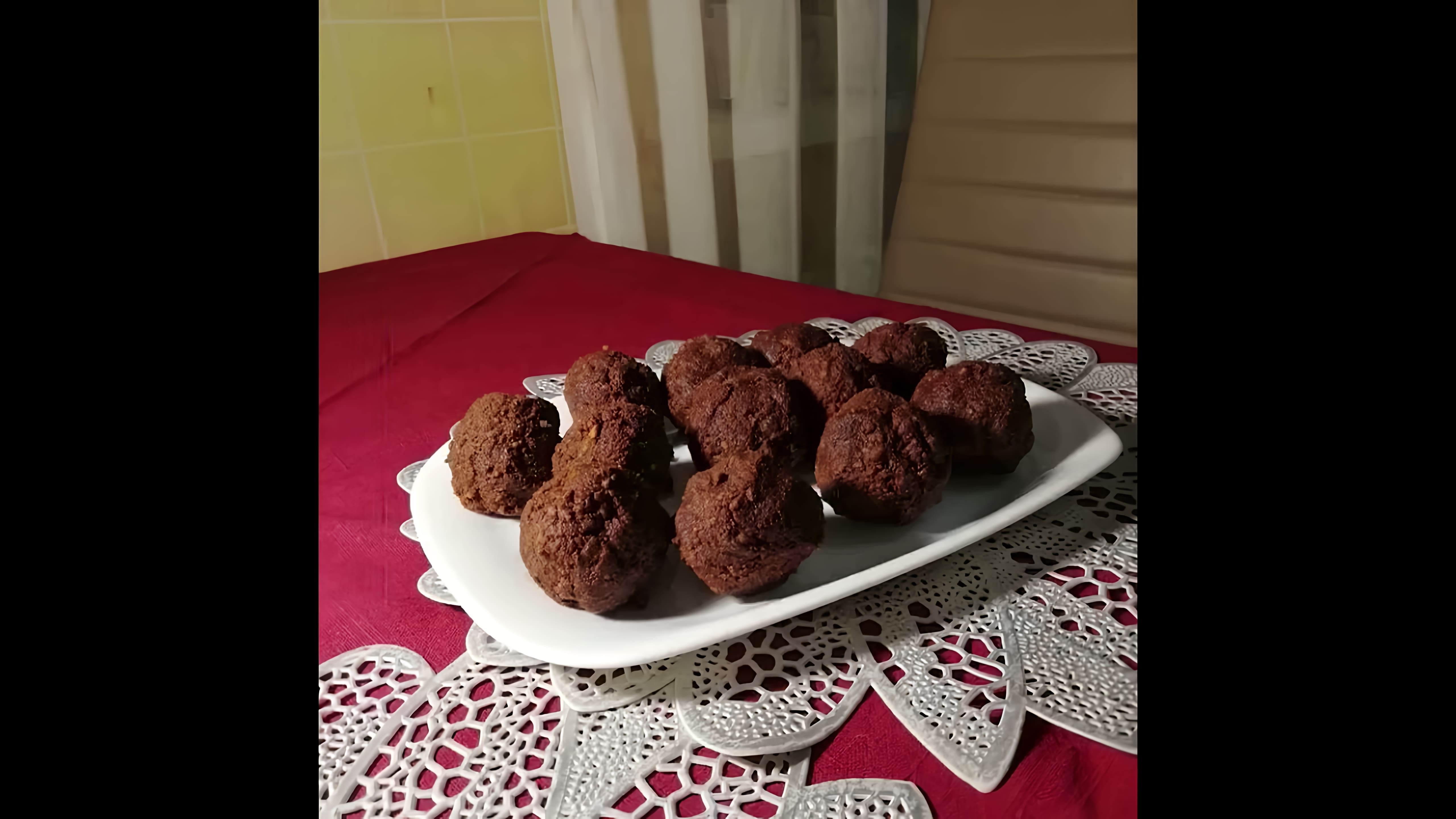 В этом видео-ролике будет показан процесс приготовления пирожного "Картошка" с орехами в домашних условиях