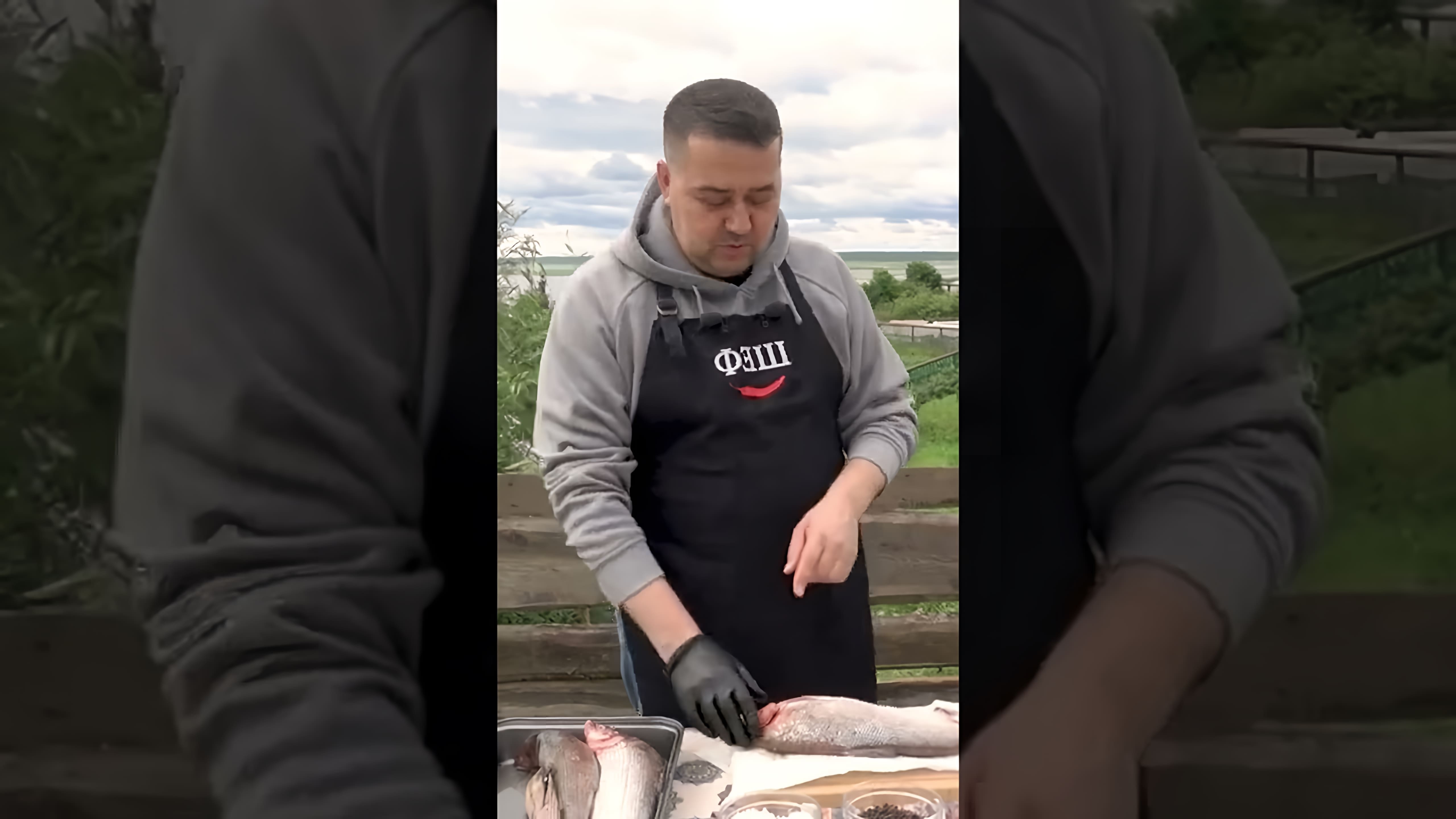В этом видео-ролике рассказывается о том, как правильно готовить уху из рыбы