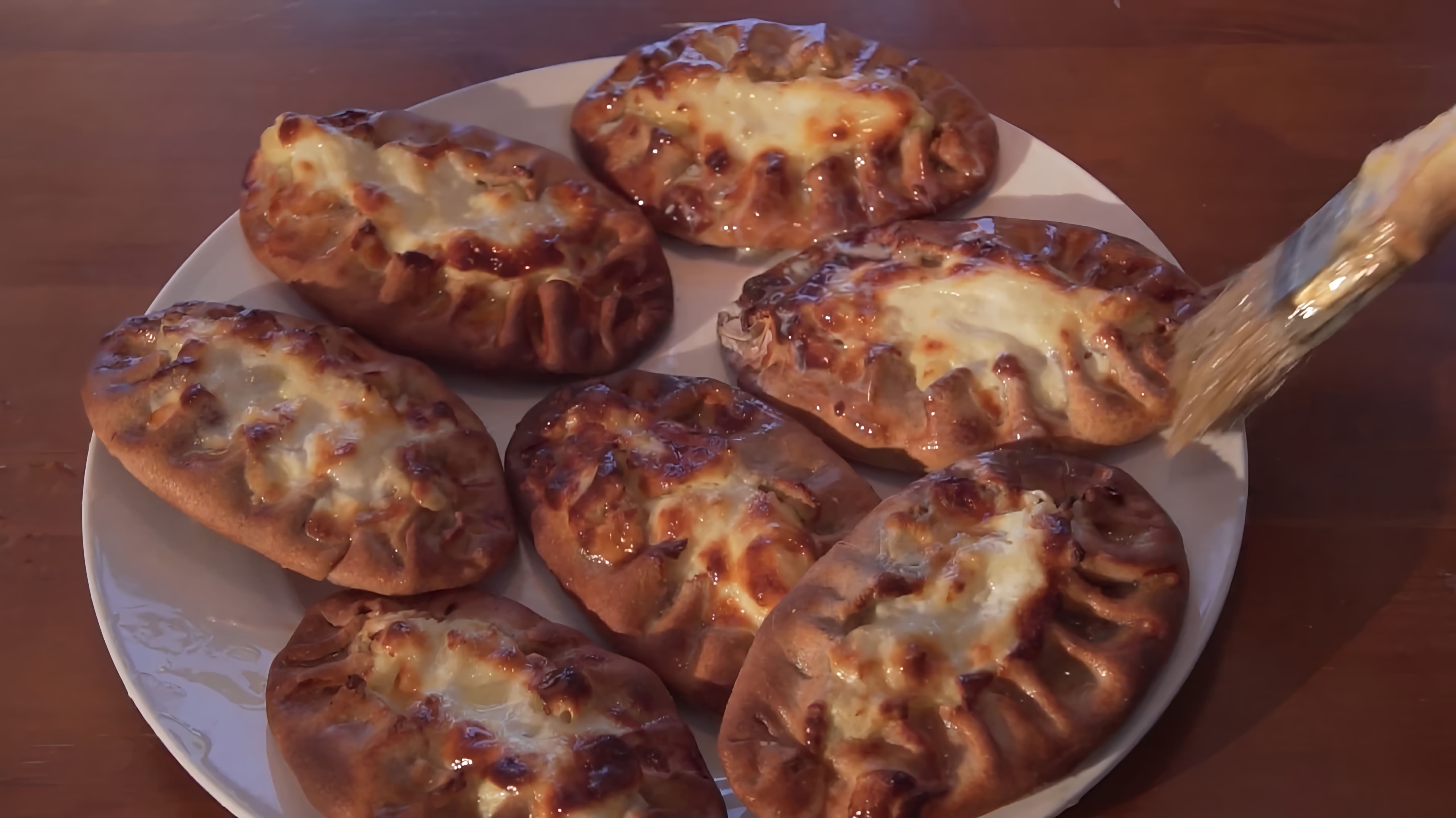 В этом видео шеф-повар Дмитрий Рендж показывает, как приготовить карельские калитки