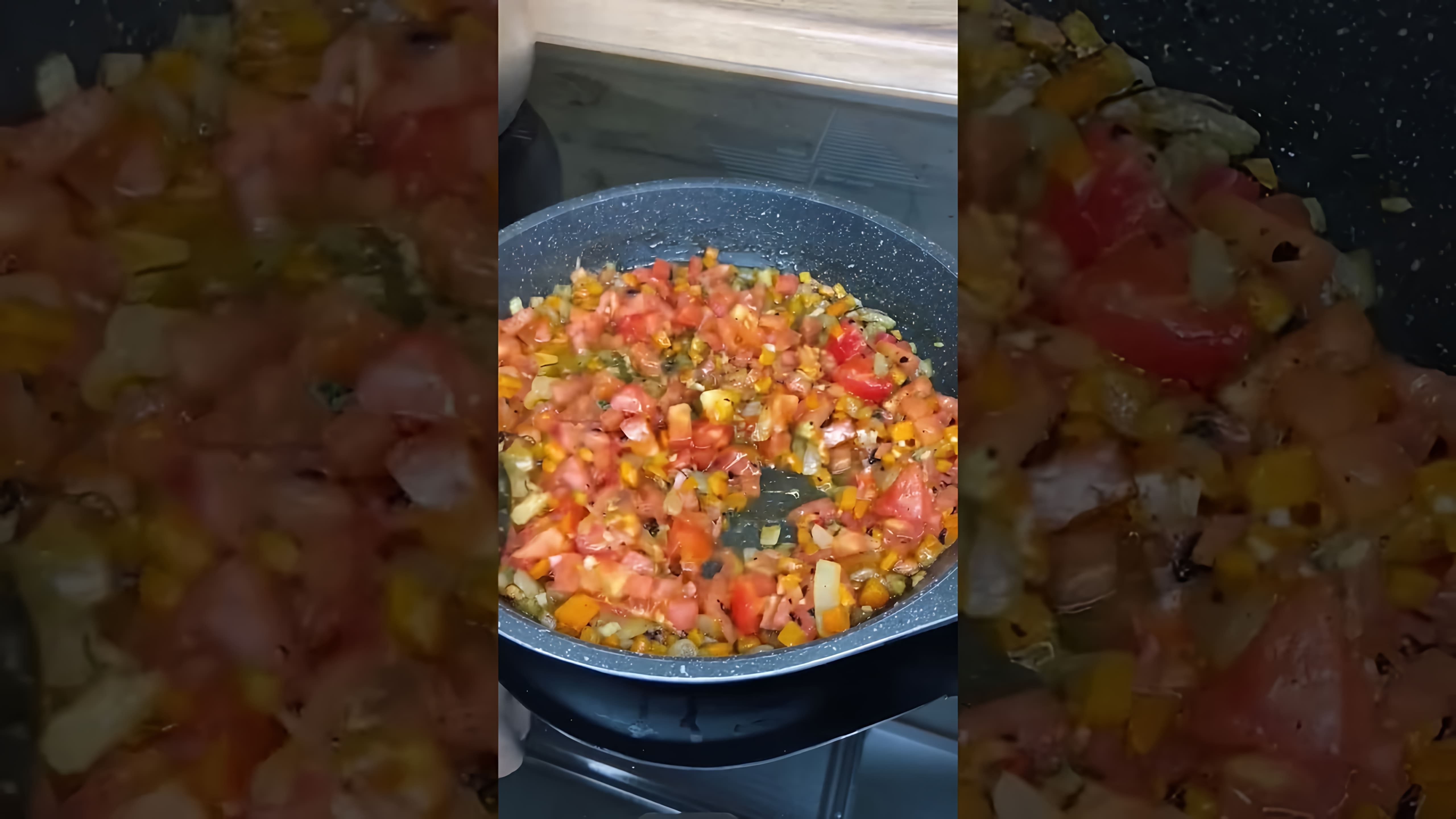 В этом видео-ролике вы увидите, как приготовить сливочный суп с плавленным сыром
