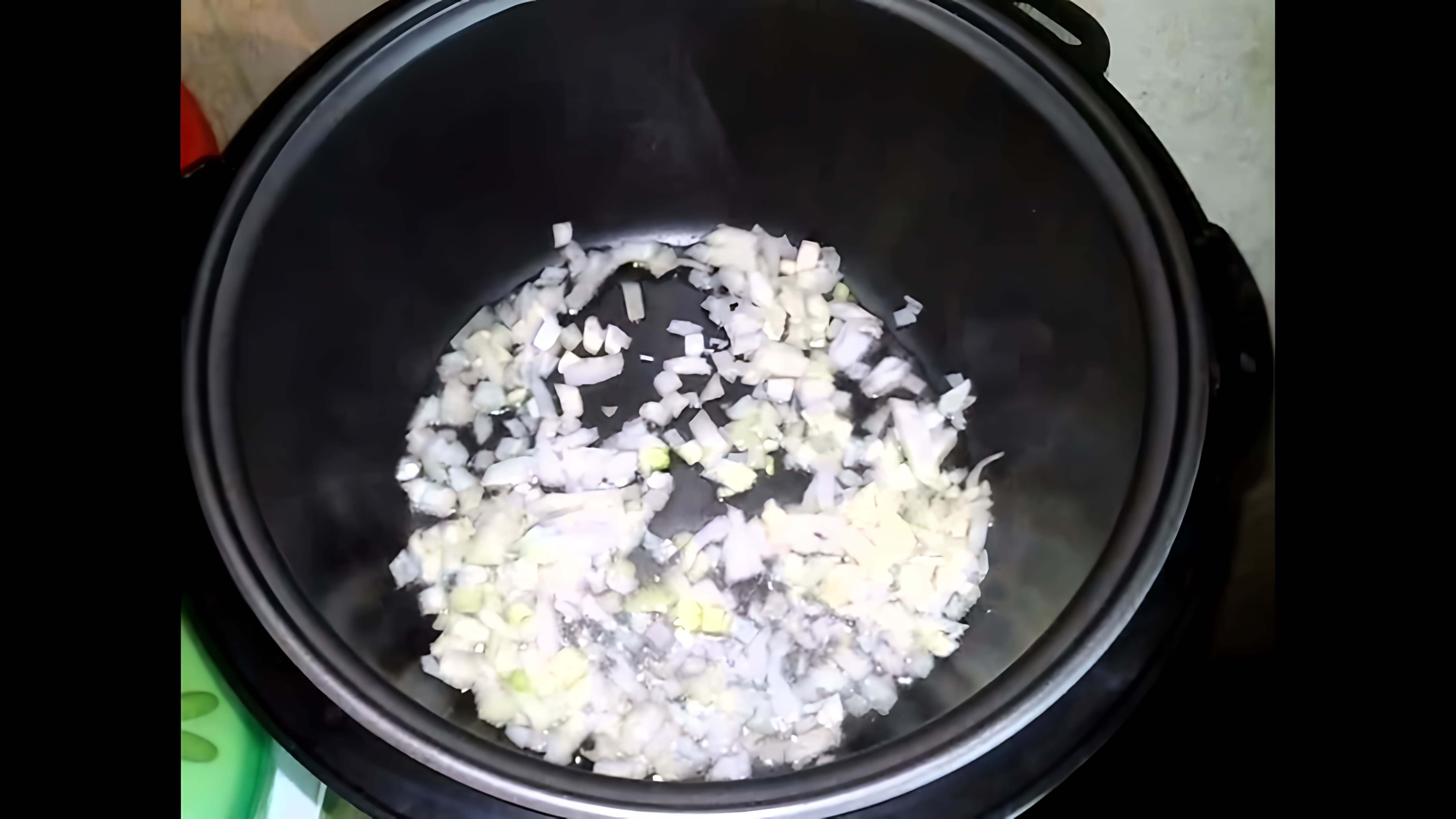 В данном видео демонстрируется процесс приготовления гороховой каши в мультиварке Polaris PMC 0349AD