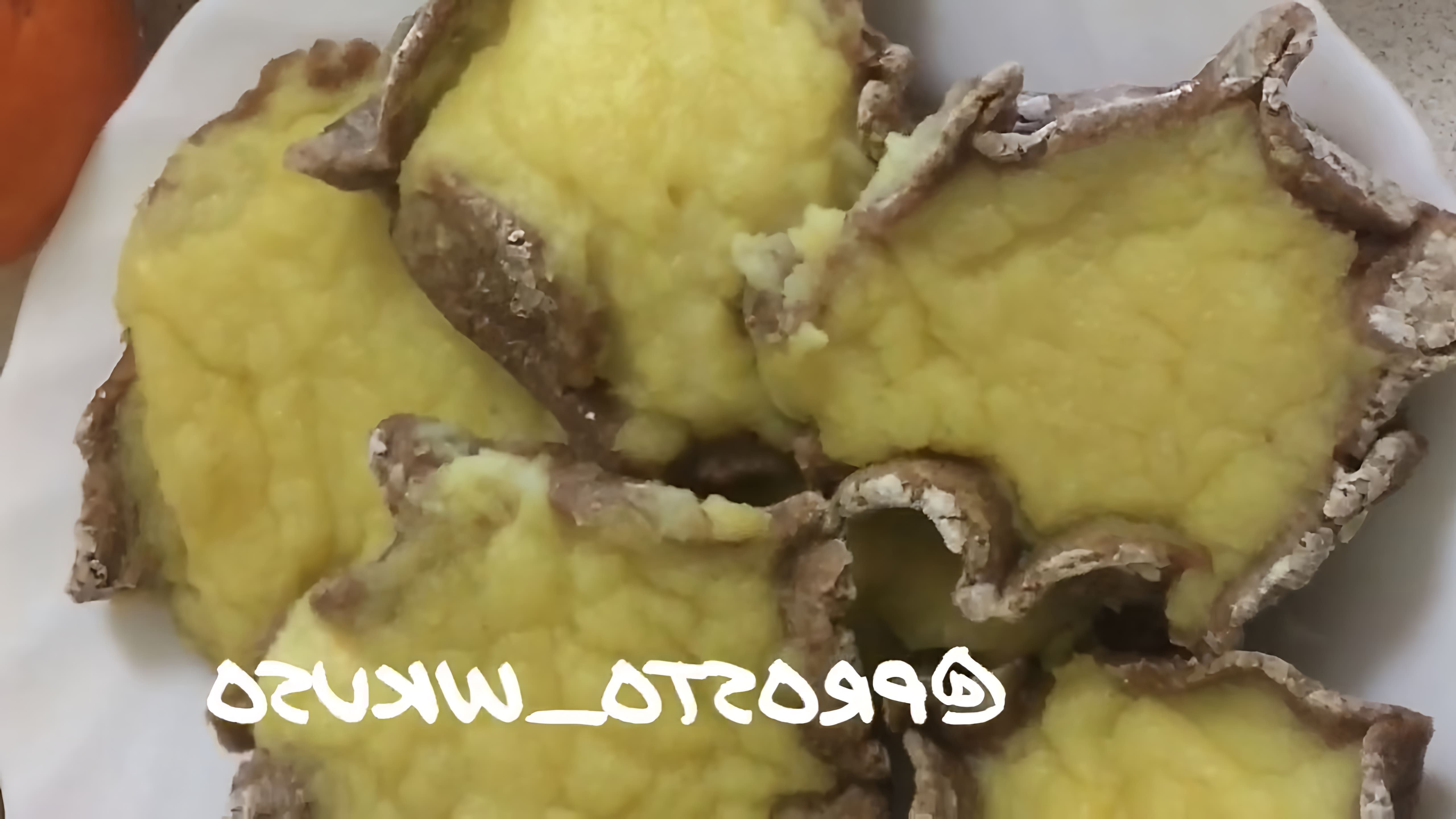 В этом видео-ролике вы увидите, как приготовить вкусные калитки с картошкой из ржаной муки