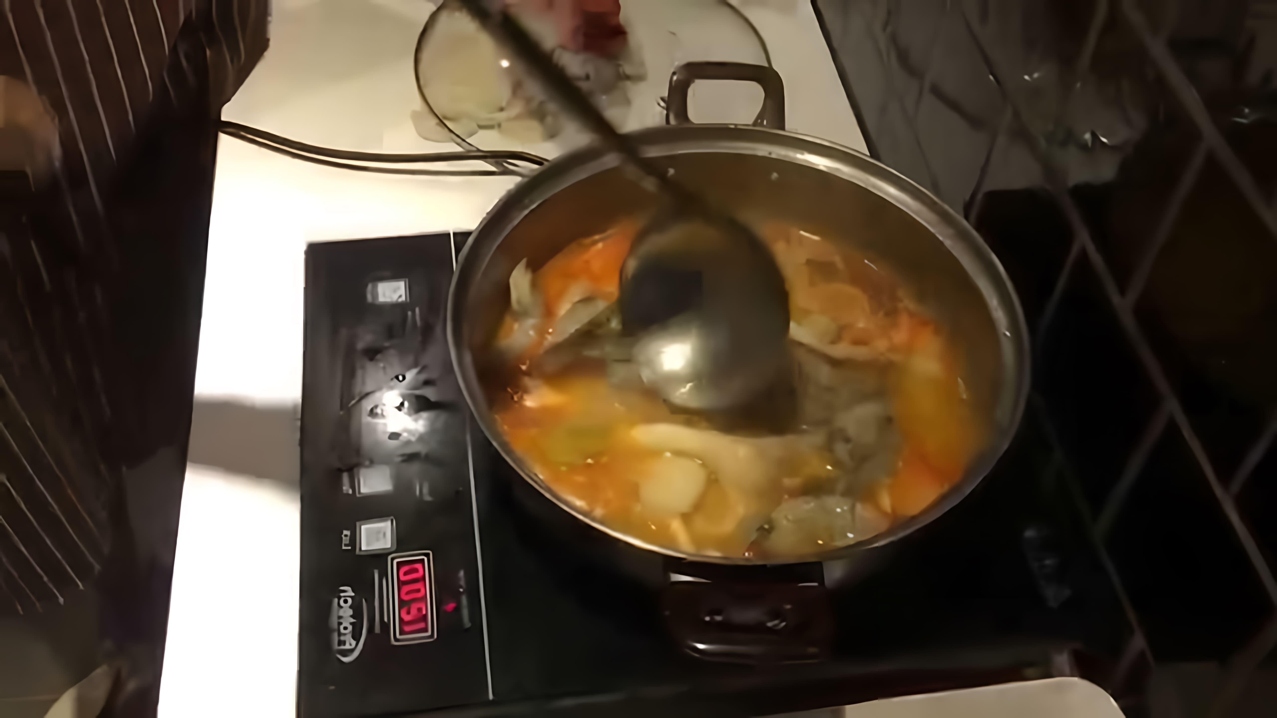 В этом видео вы узнаете подлинный рецепт приготовления знаменитого тайского супа том ям кунг а также секрет как... 