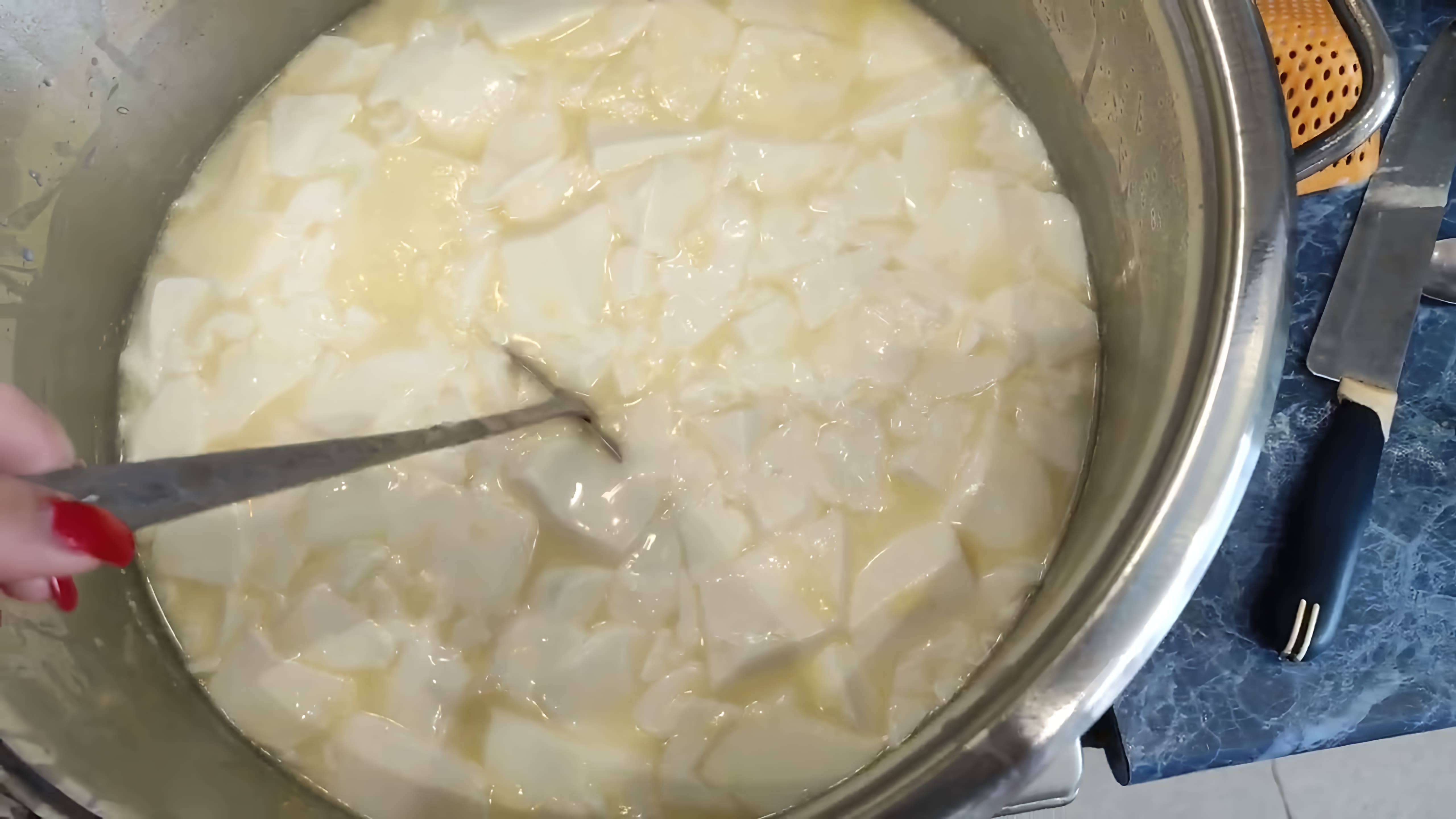 В этом видео рассказывается о приготовлении сыра халлуми