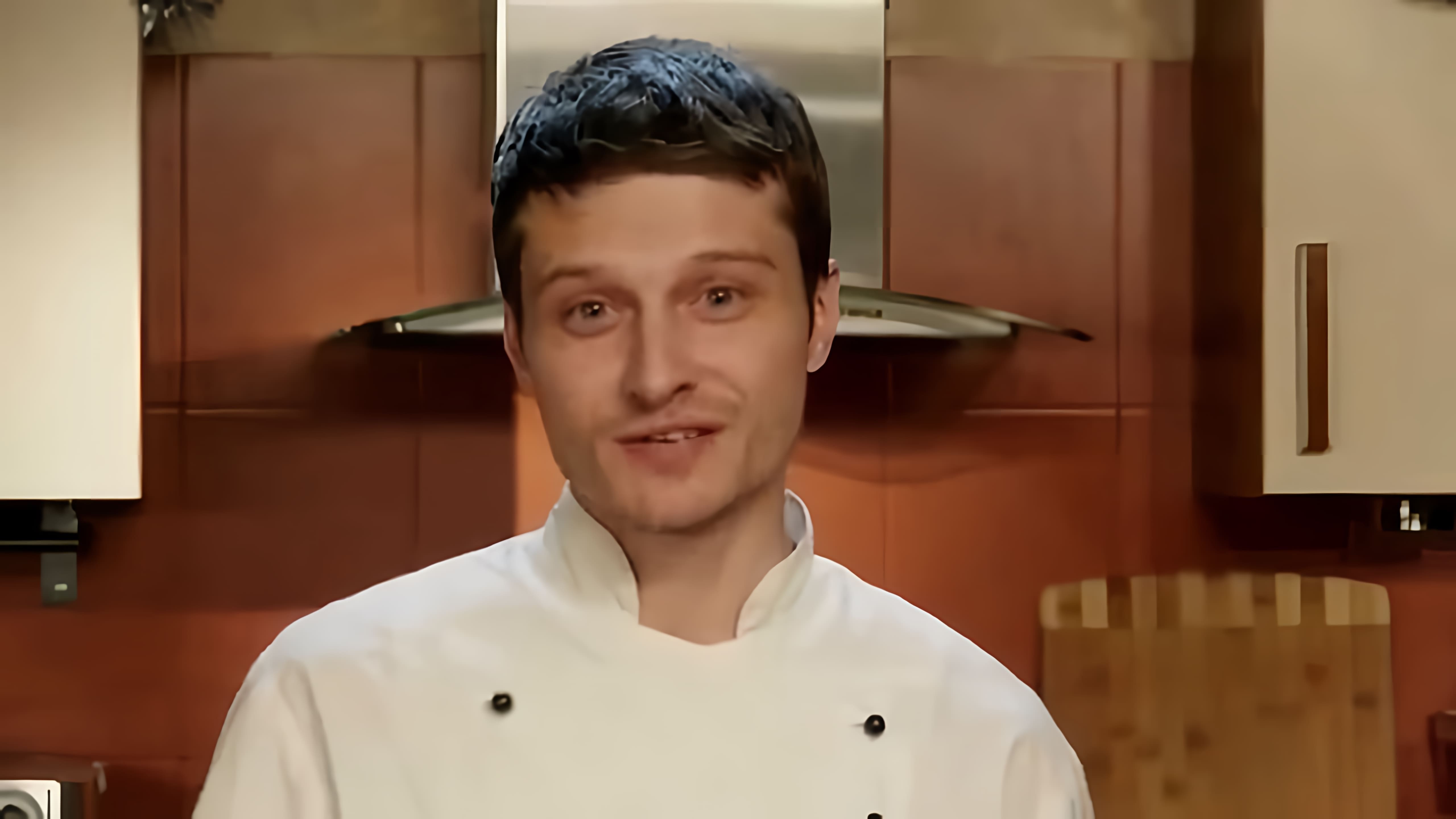 В этом видео Константин Жук показывает, как приготовить ресторанное блюдо - холодную закуску из телятины и тунца, которую итальянцы называют Вителло Тоннато