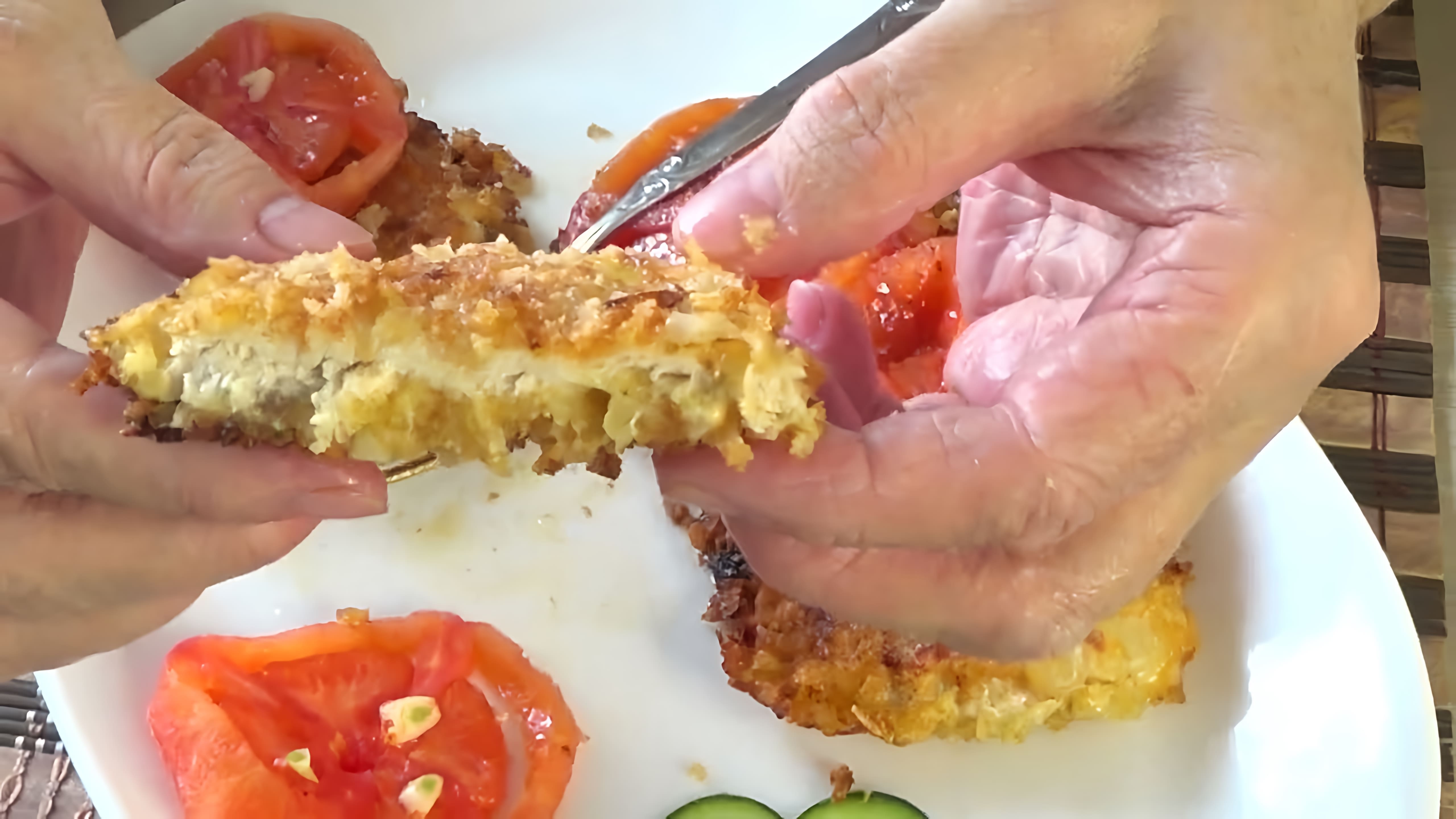 В этом видео демонстрируется рецепт приготовления куриных отбивных в кляре и панировке