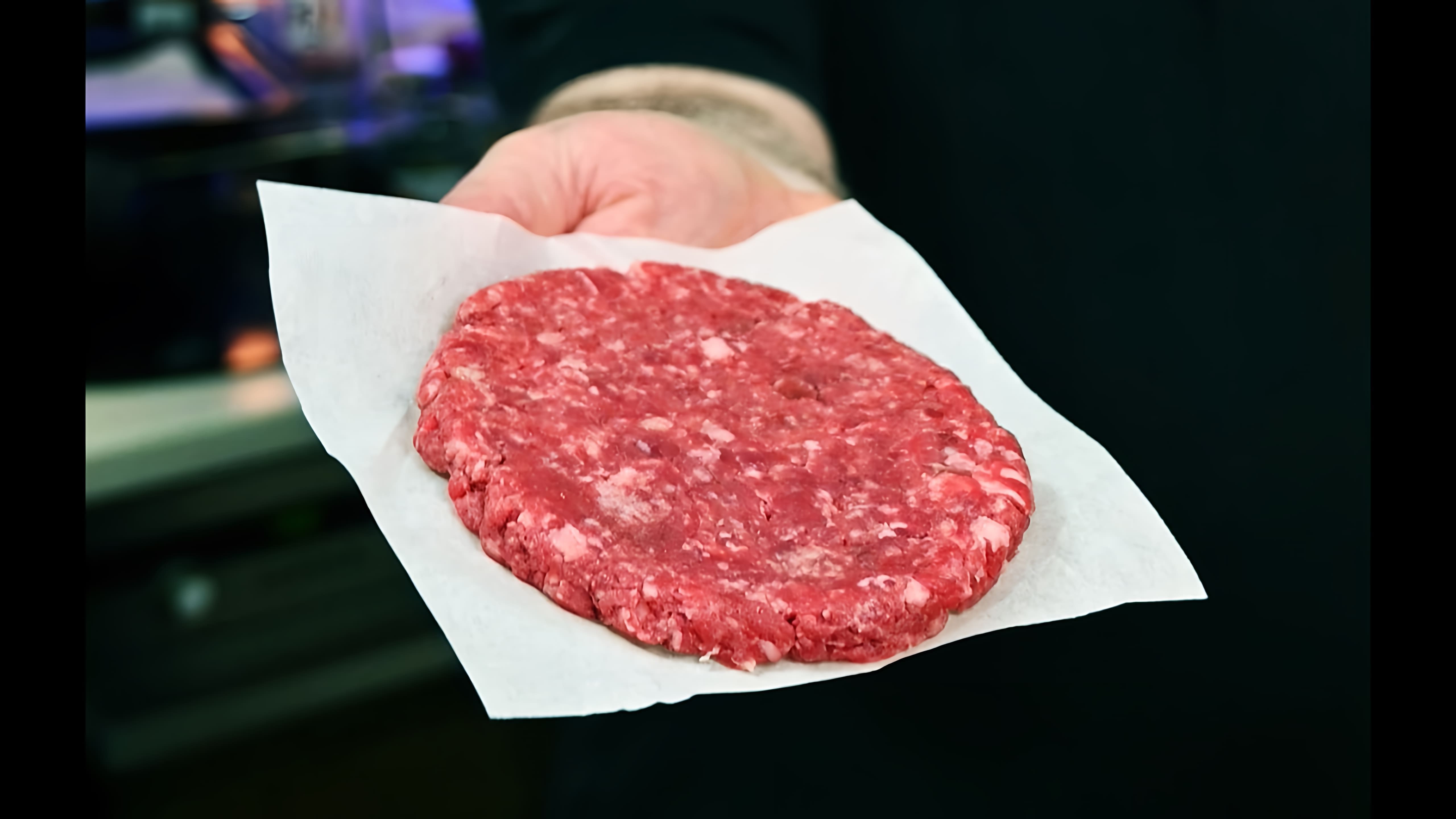 Идеальное мясо для котлет - это 70% постного мяса и 30% жира