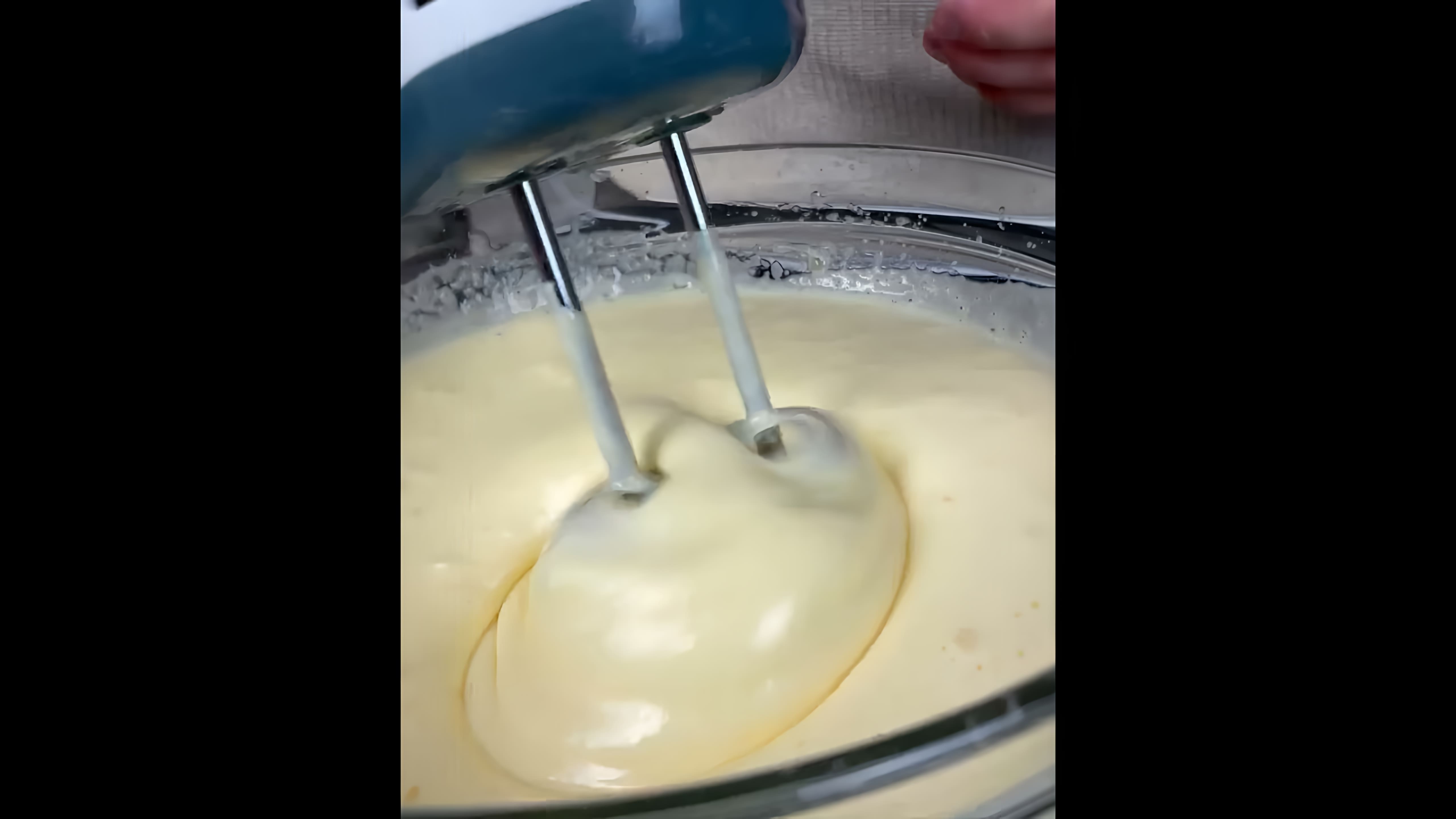 В этом видео шеф-повар готовит домашний торт панчо с бананом