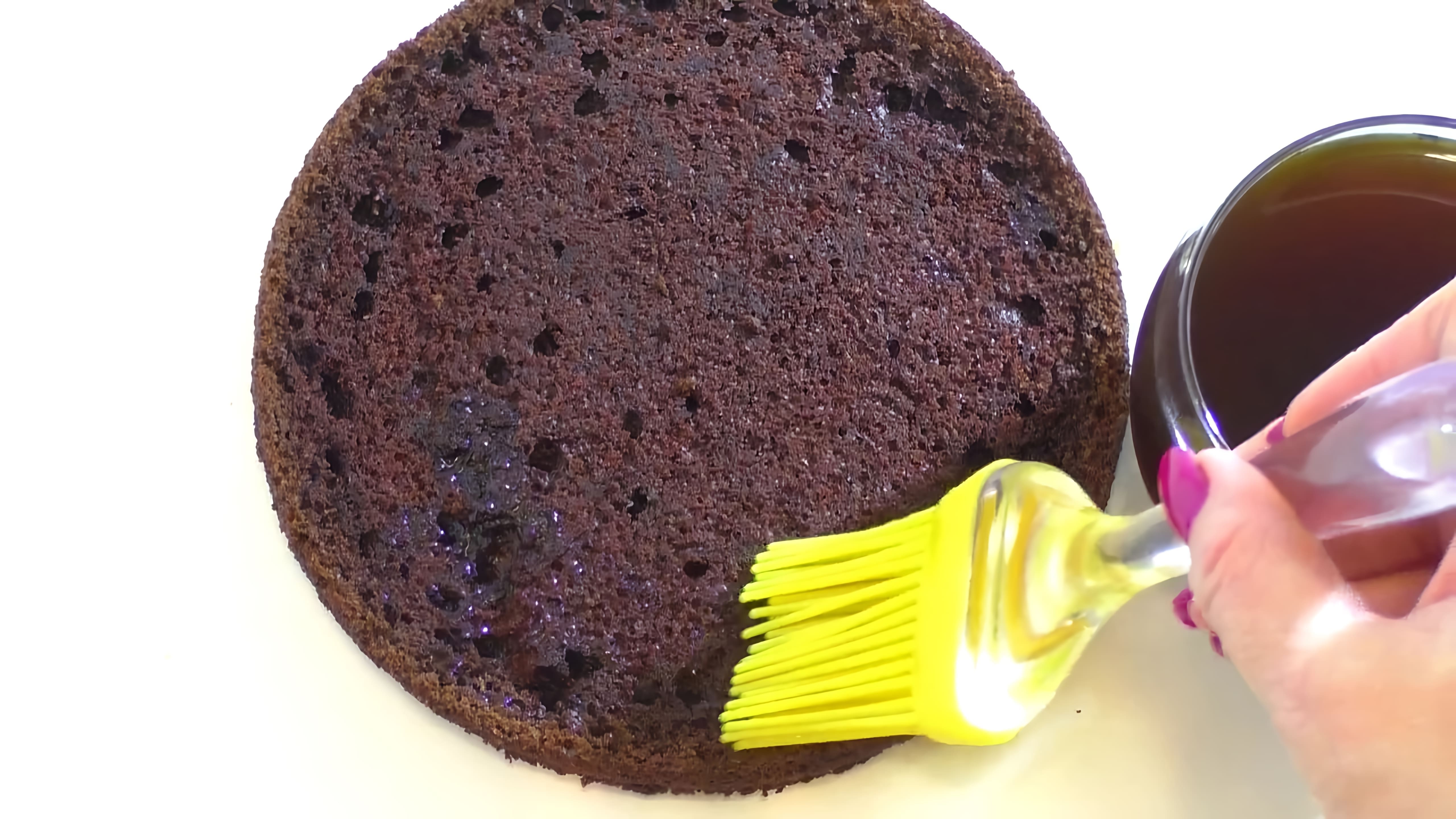 В этом видео Екатерина показывает рецепт вкусной пропитки для тортов