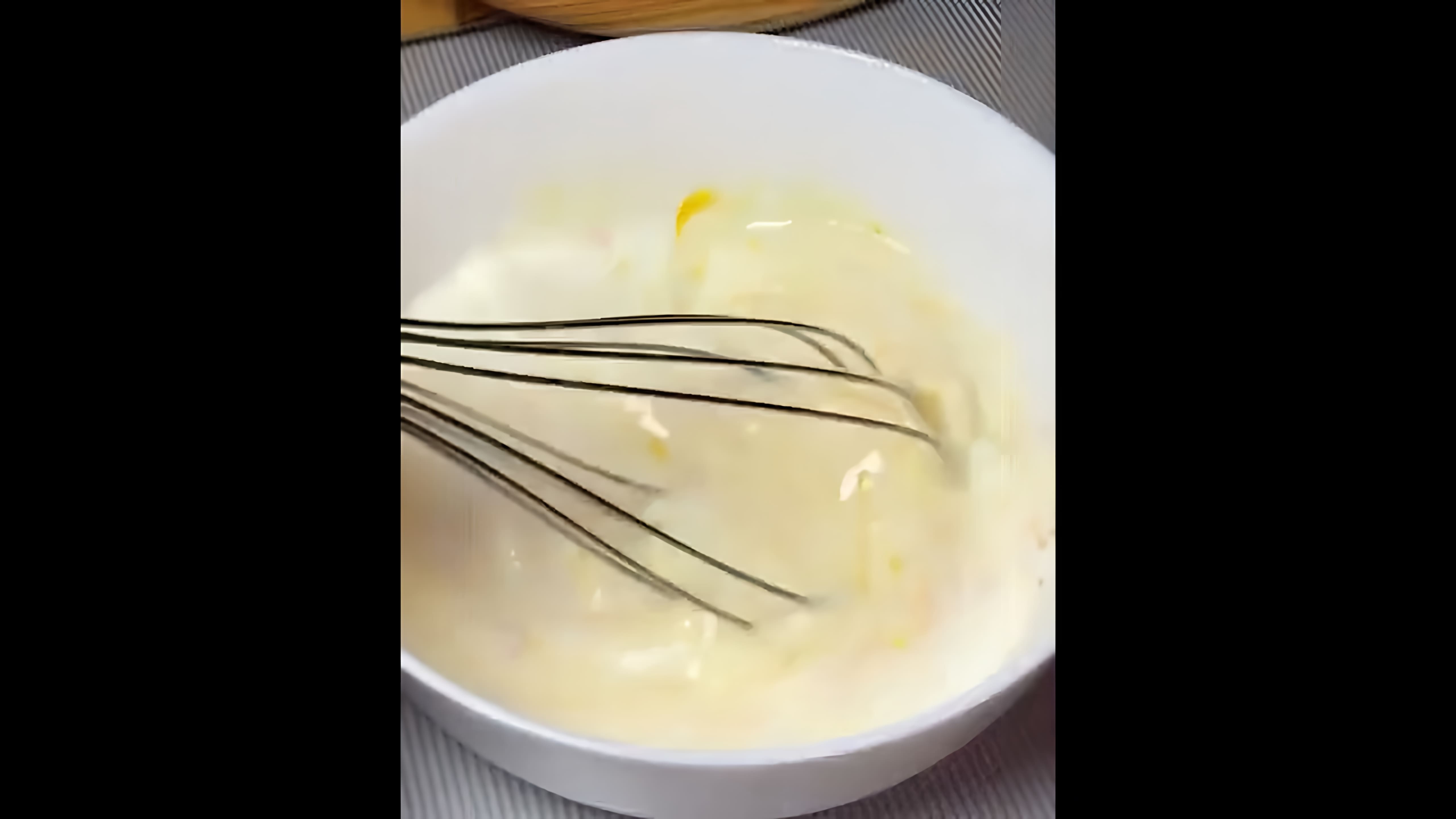 В этом видео демонстрируется простой и быстрый рецепт приготовления макарон с индейкой в духовке