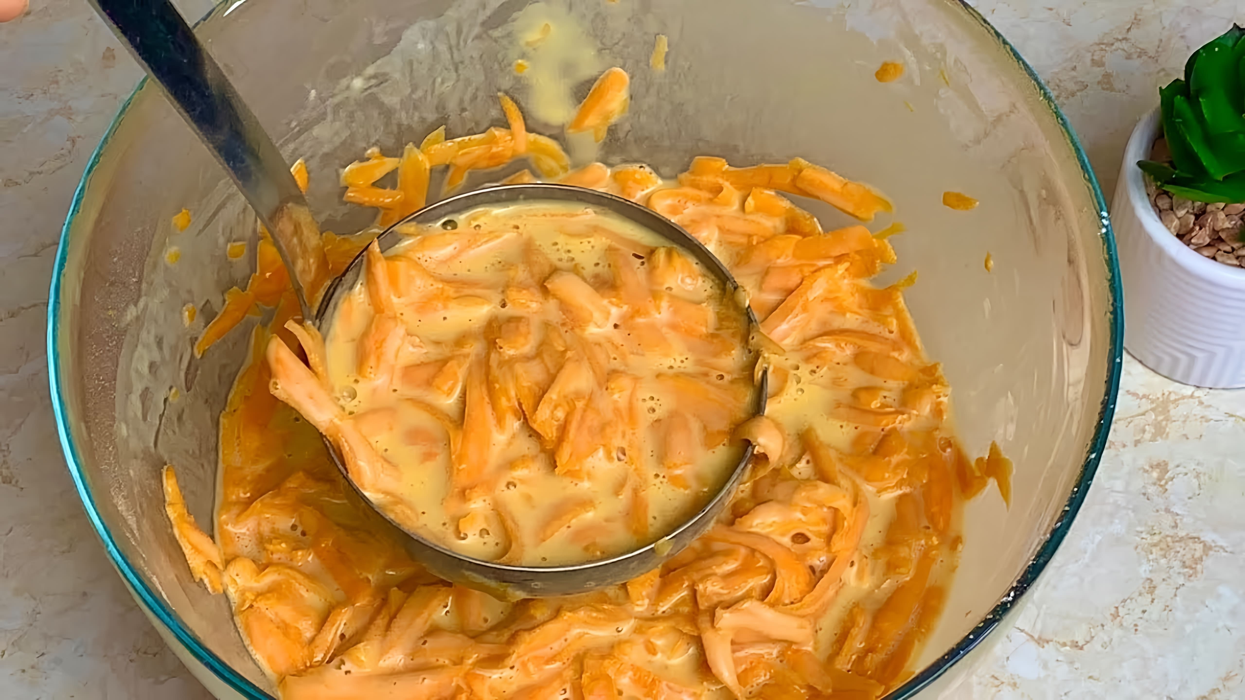 В этом видео демонстрируется рецепт приготовления тыквенных блинов