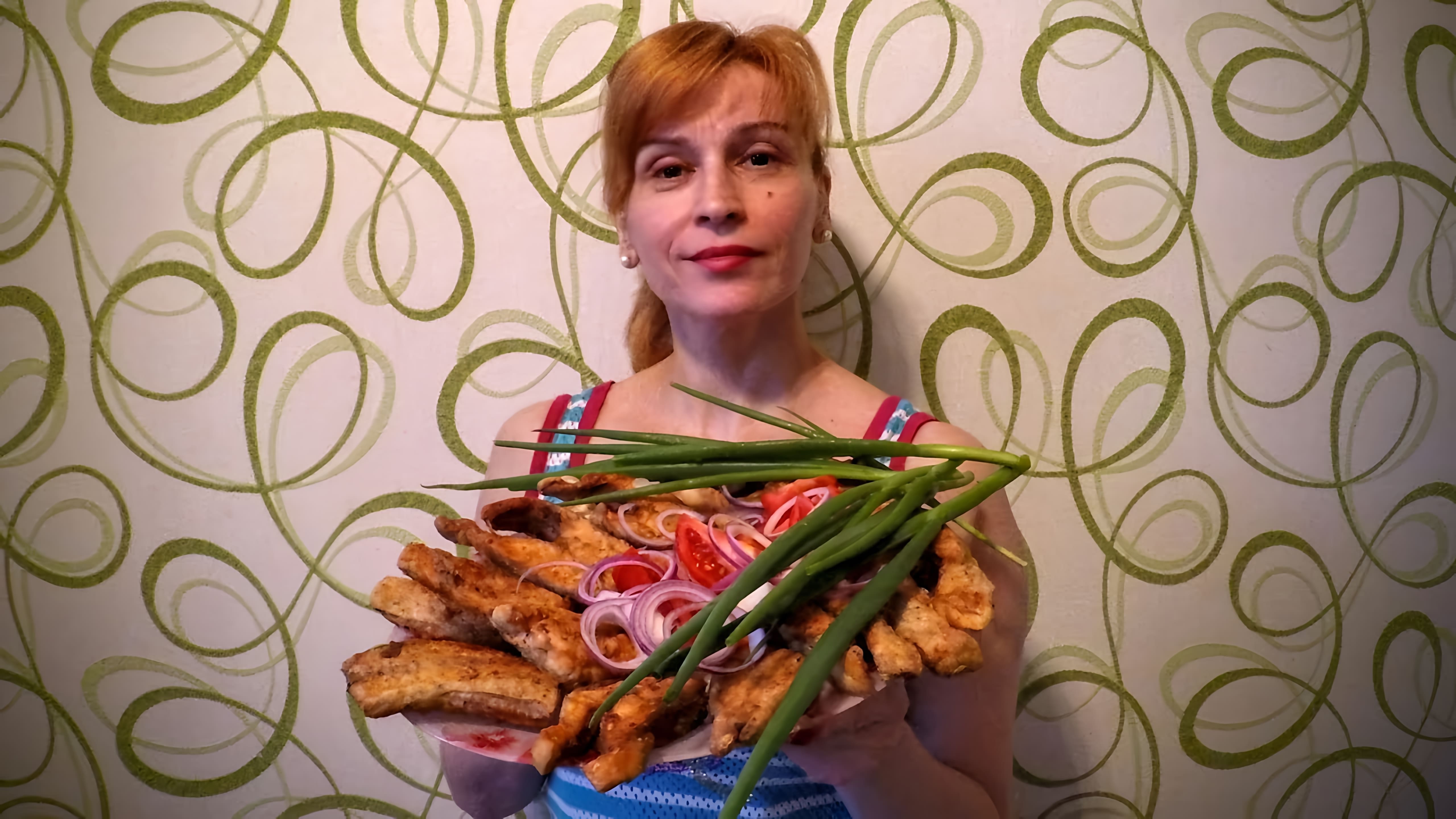 В этом видео-ролике будет показан простой и быстрый рецепт приготовления жареной рыбы кеты на сковороде с луком