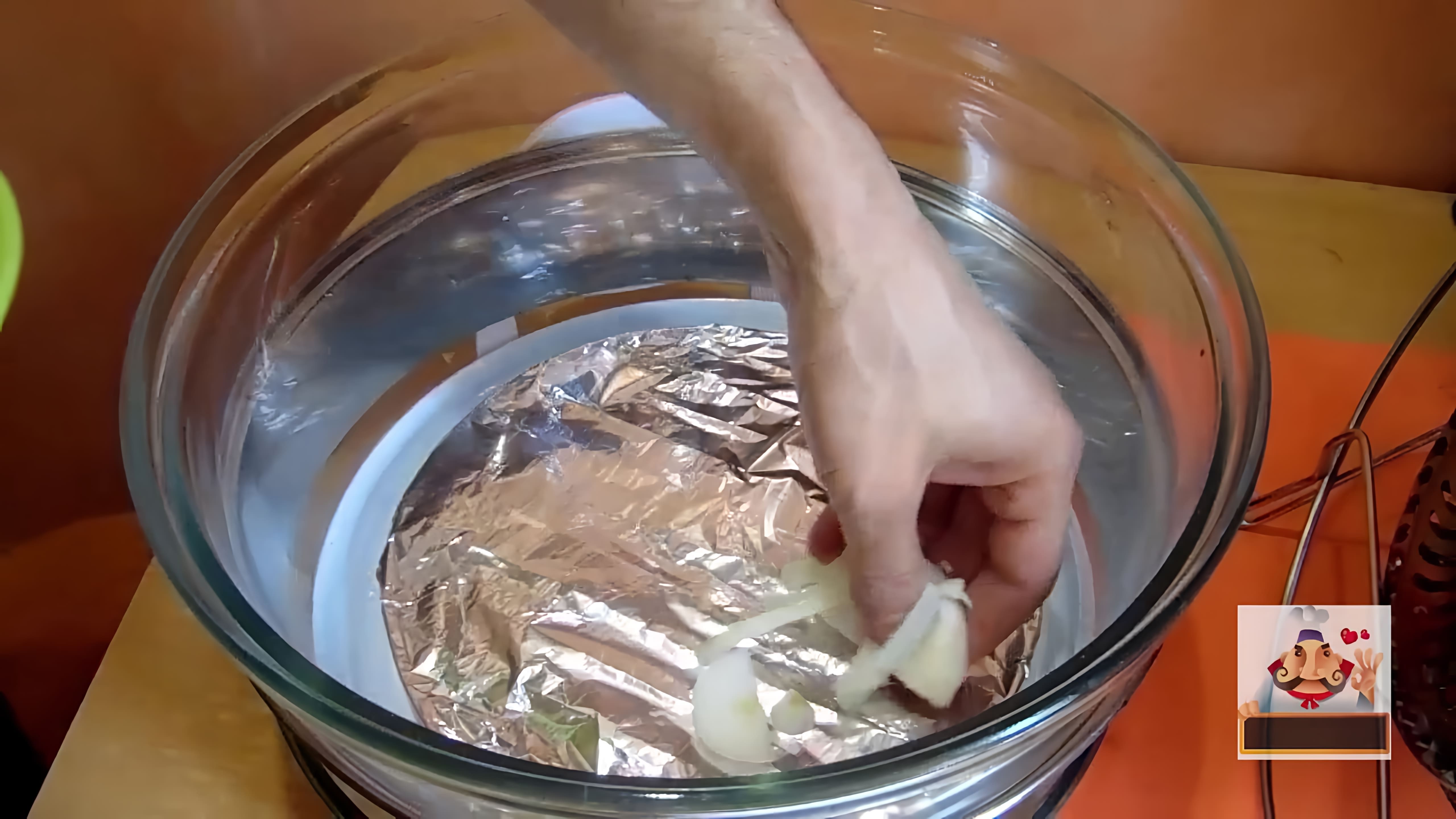 В данном видео демонстрируется рецепт приготовления мяса по-французски в аэрогриле