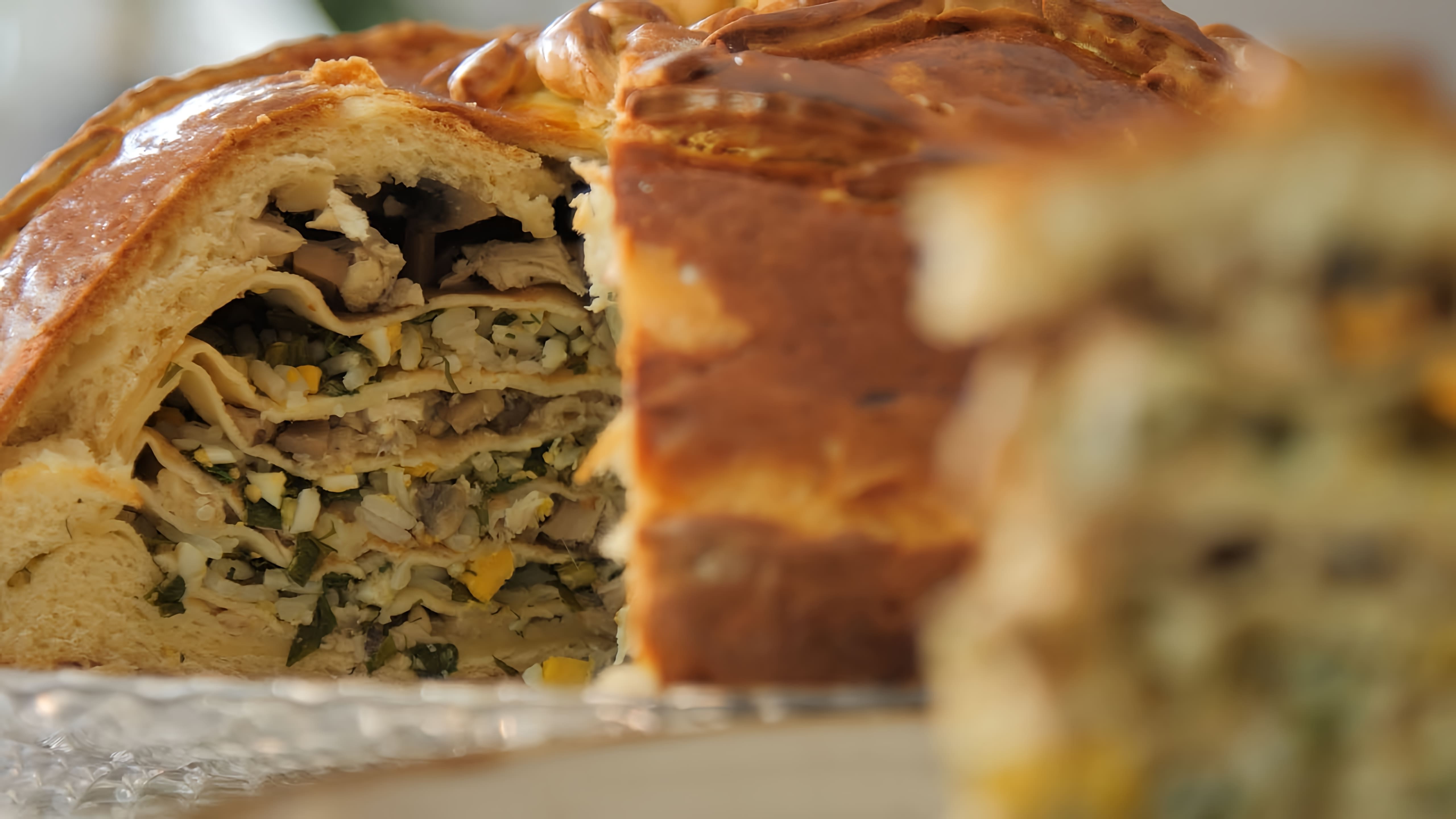Видео рецепт традиционного русского праздничного пирога под названием курник, который содержит курицу и грибы