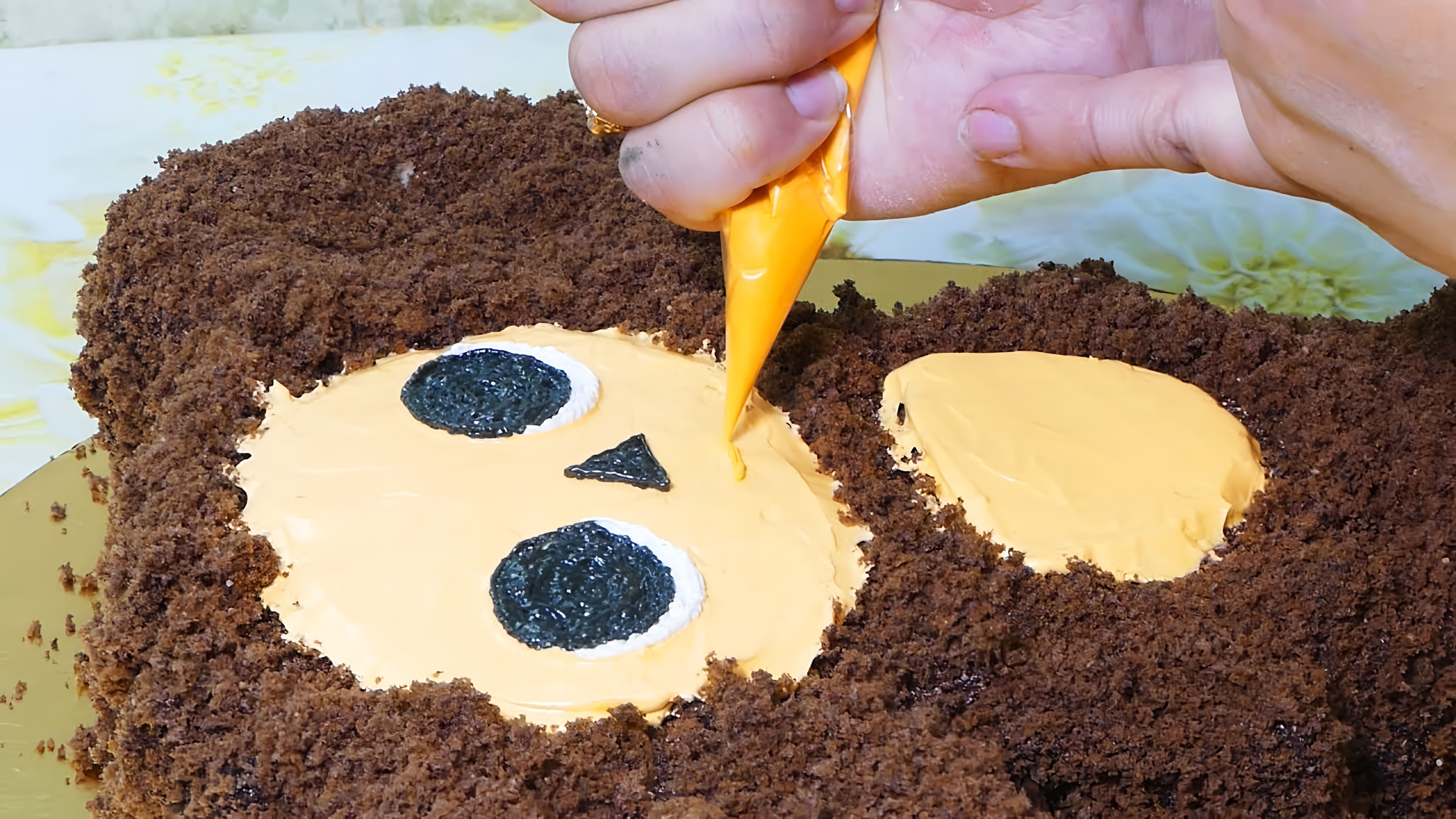 В этом видео-ролике будет показан процесс приготовления торта "Чебурашка" из крема