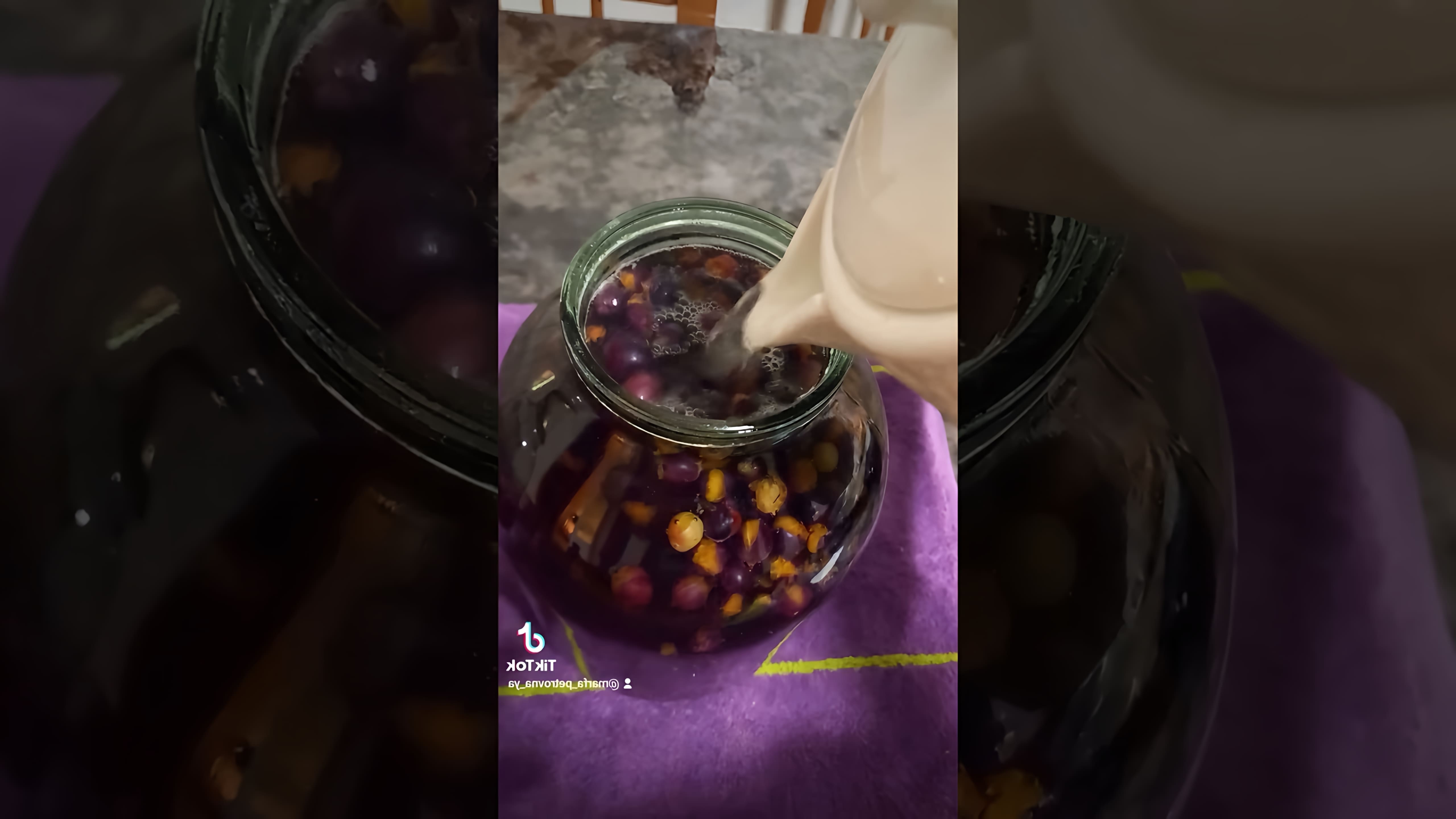 В этом видео-ролике я покажу, как приготовить компот из черной смородины