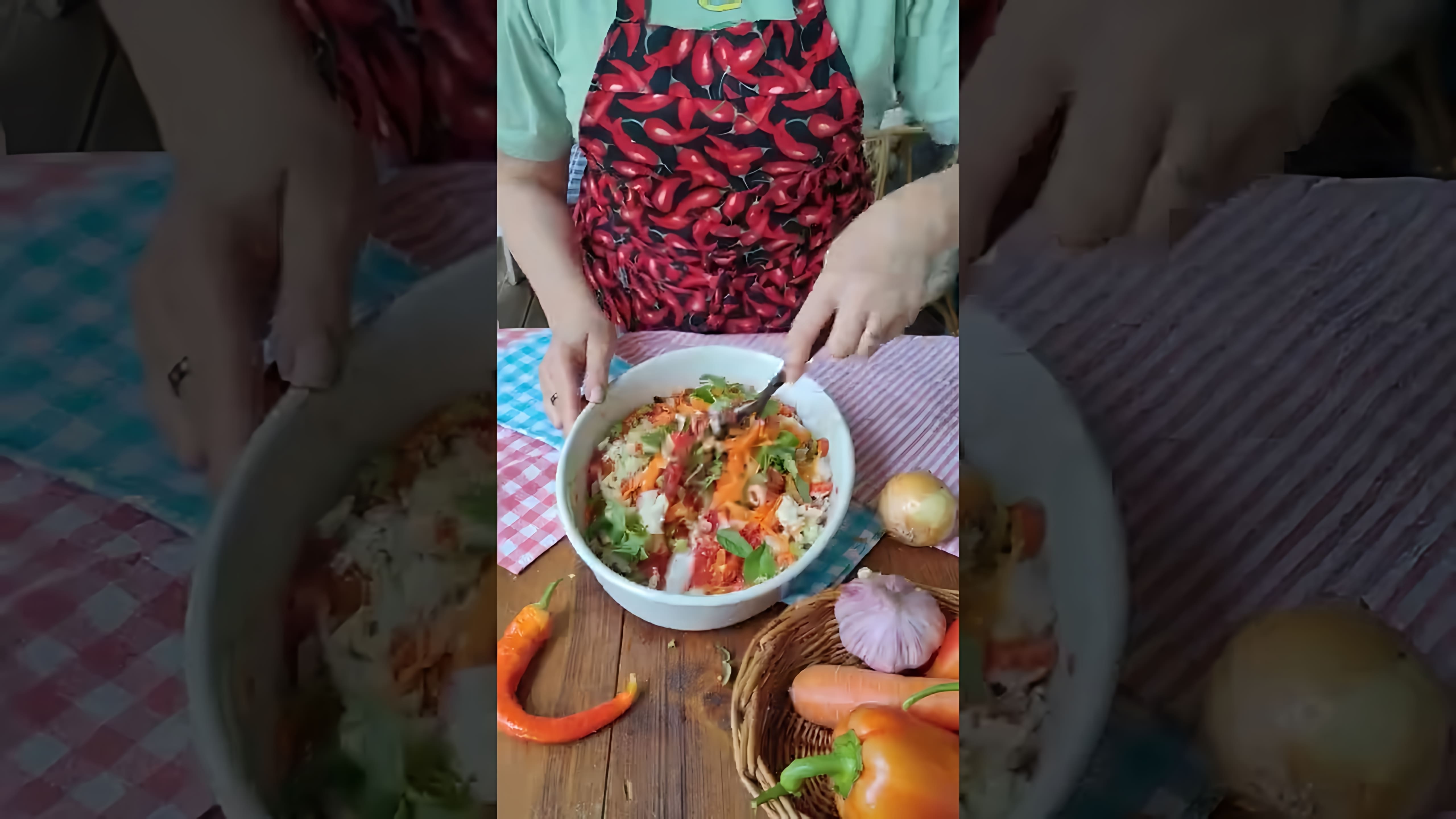 В этом видео демонстрируется рецепт приготовления баклажанов в духовке