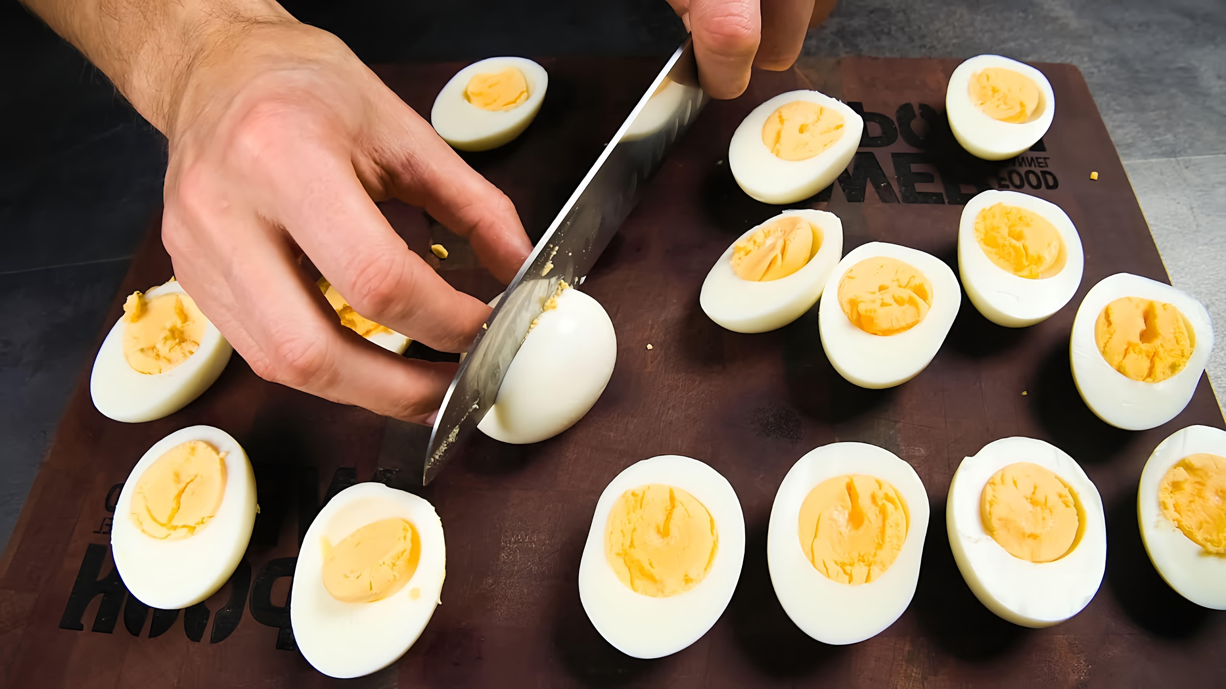 В этом видео показаны три рецепта из яиц, которые могут стать гордостью любого ужина