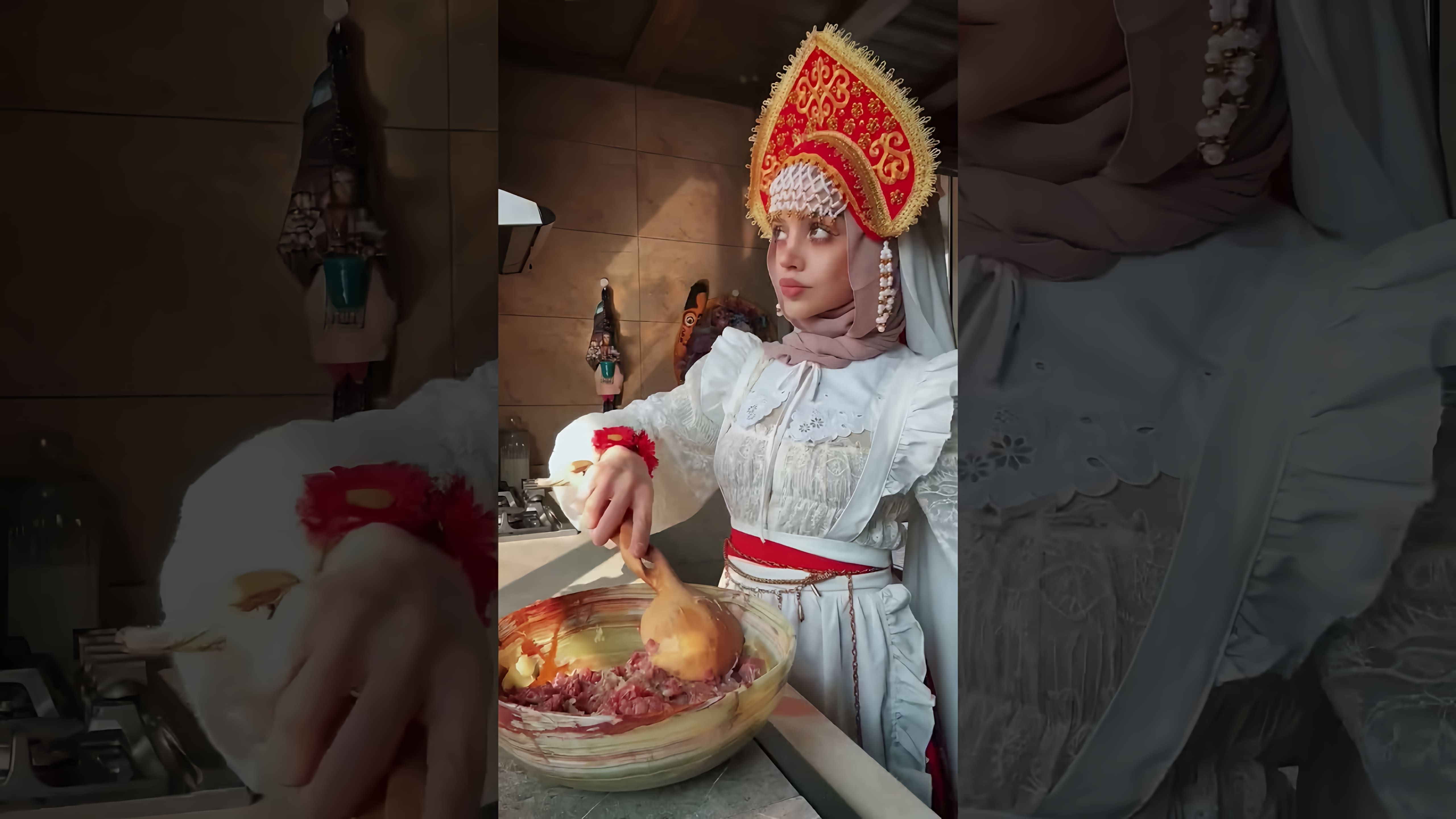В этом видео-ролике будет показан процесс приготовления пельменей в России, с использованием традиционных рецептов и ингредиентов