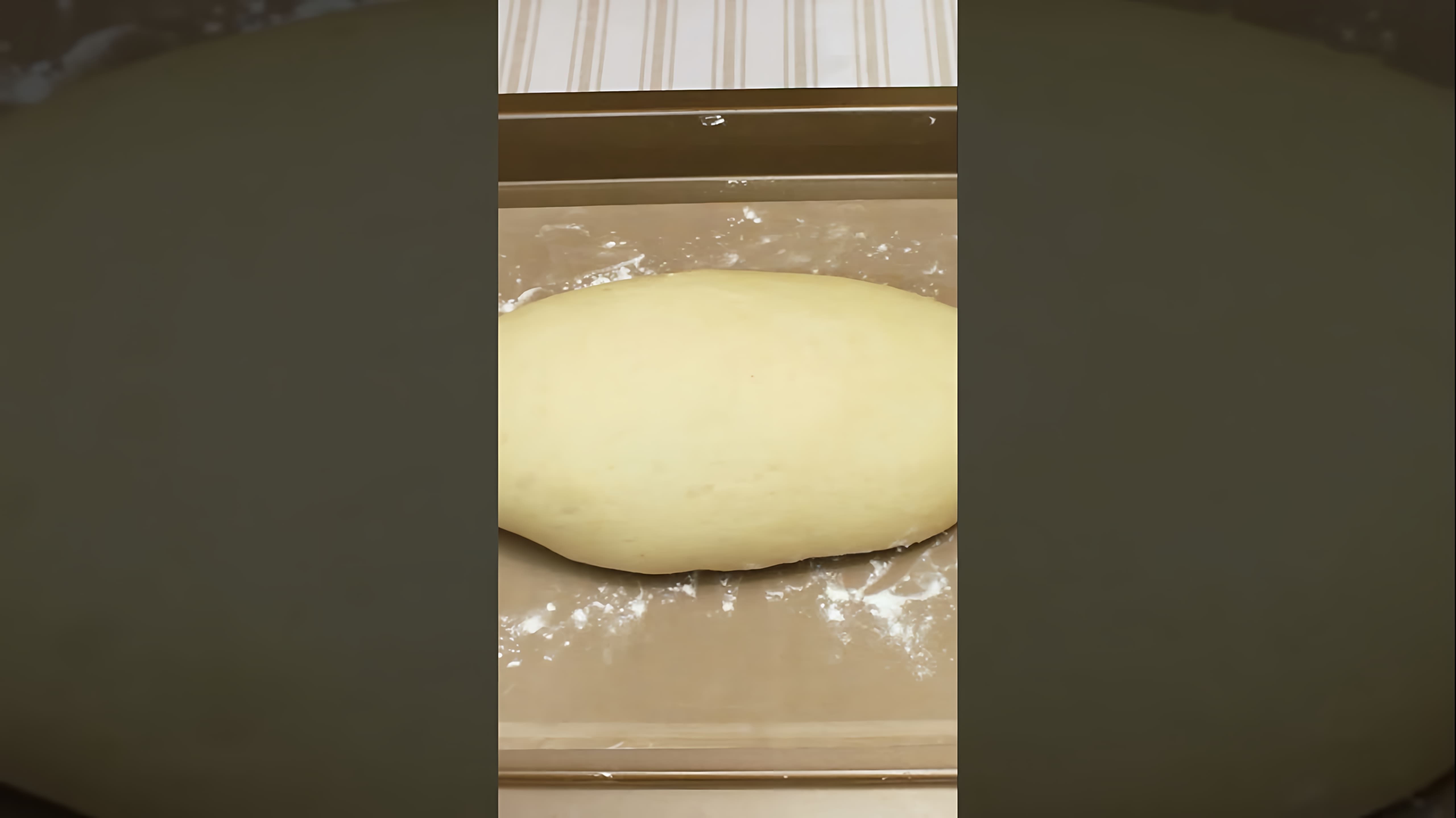 В этом видео-ролике я покажу, как приготовить домашний батон в духовке