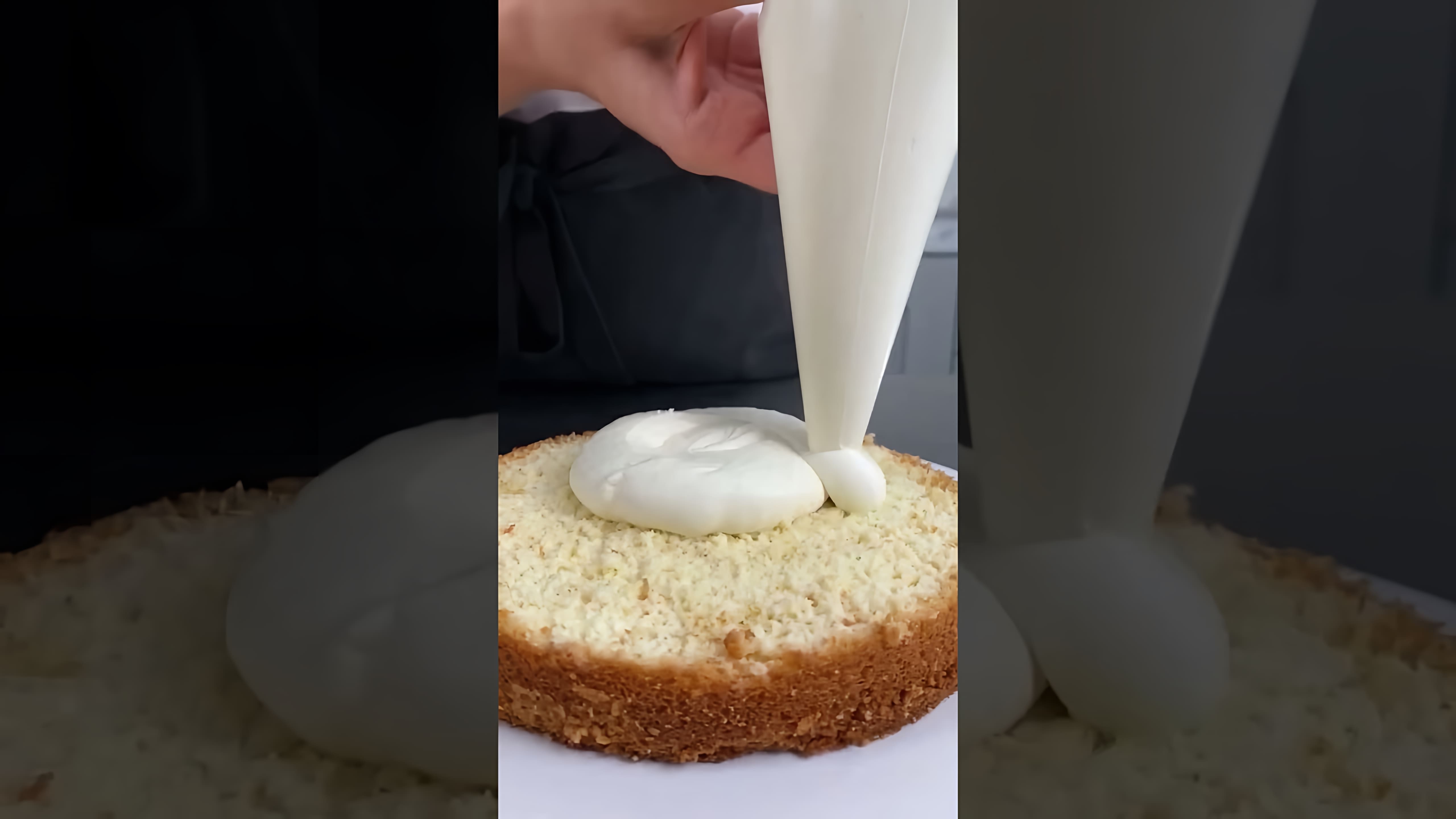 "А ты ПРОПИТЫВАЕШЬ торты?" - это видео-ролик, который показывает, как правильно пропитывать торты, чтобы они были сочными и вкусными
