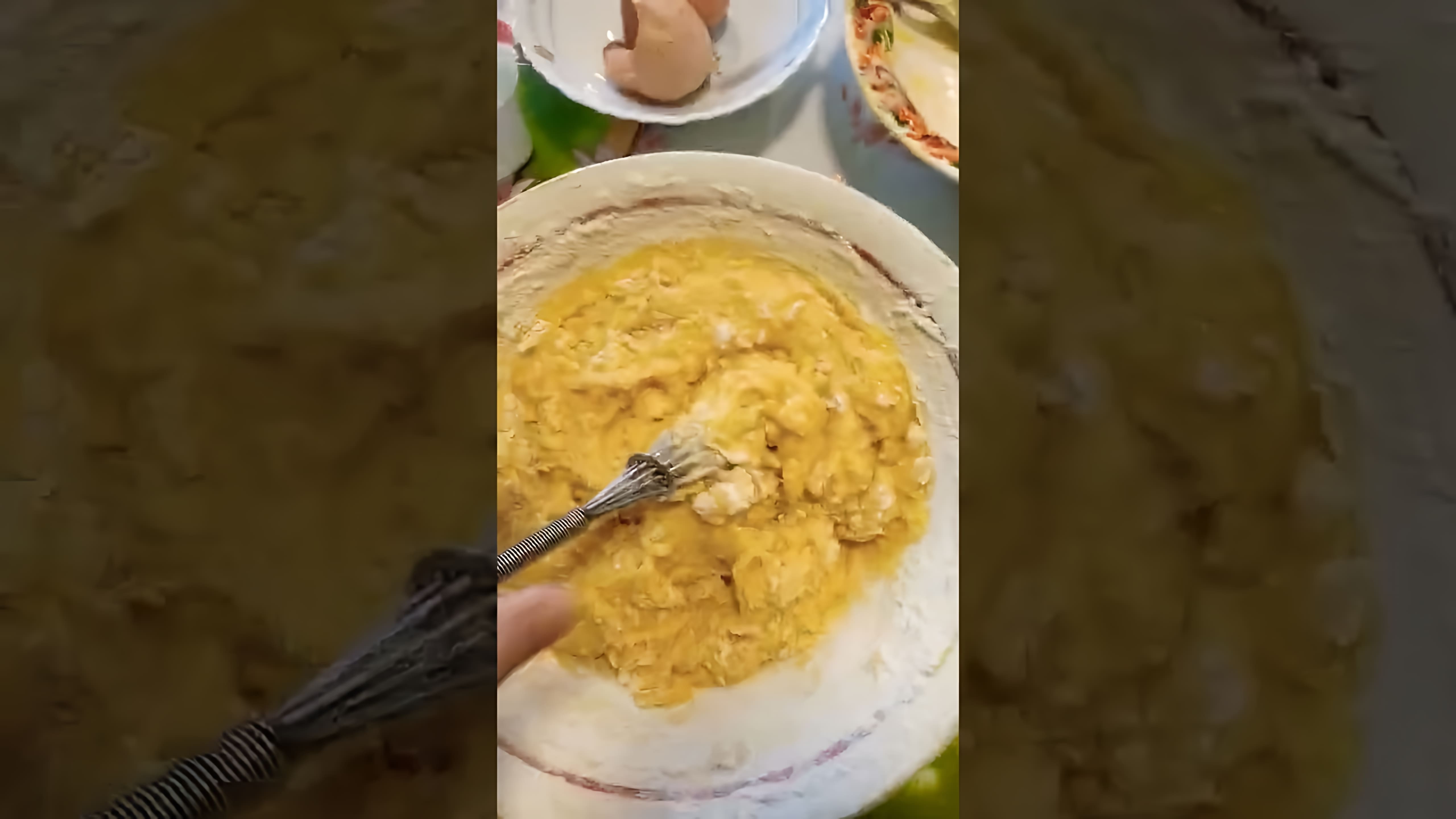 В этом видео-ролике рассказывается о том, как приготовить печенье из маргарина