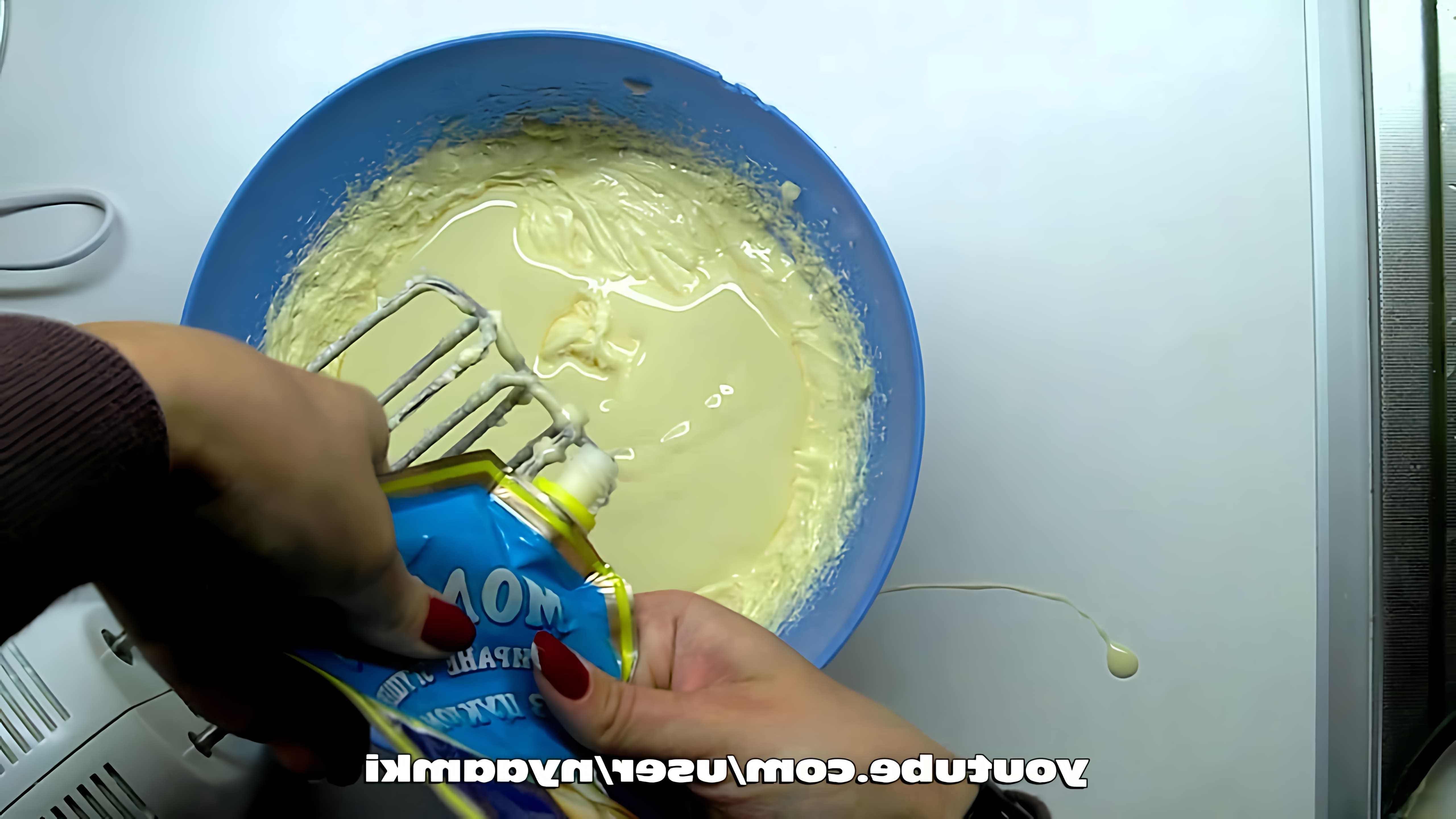 В этом видео представлен пошаговый рецепт приготовления торта Наполеон со сгущенкой