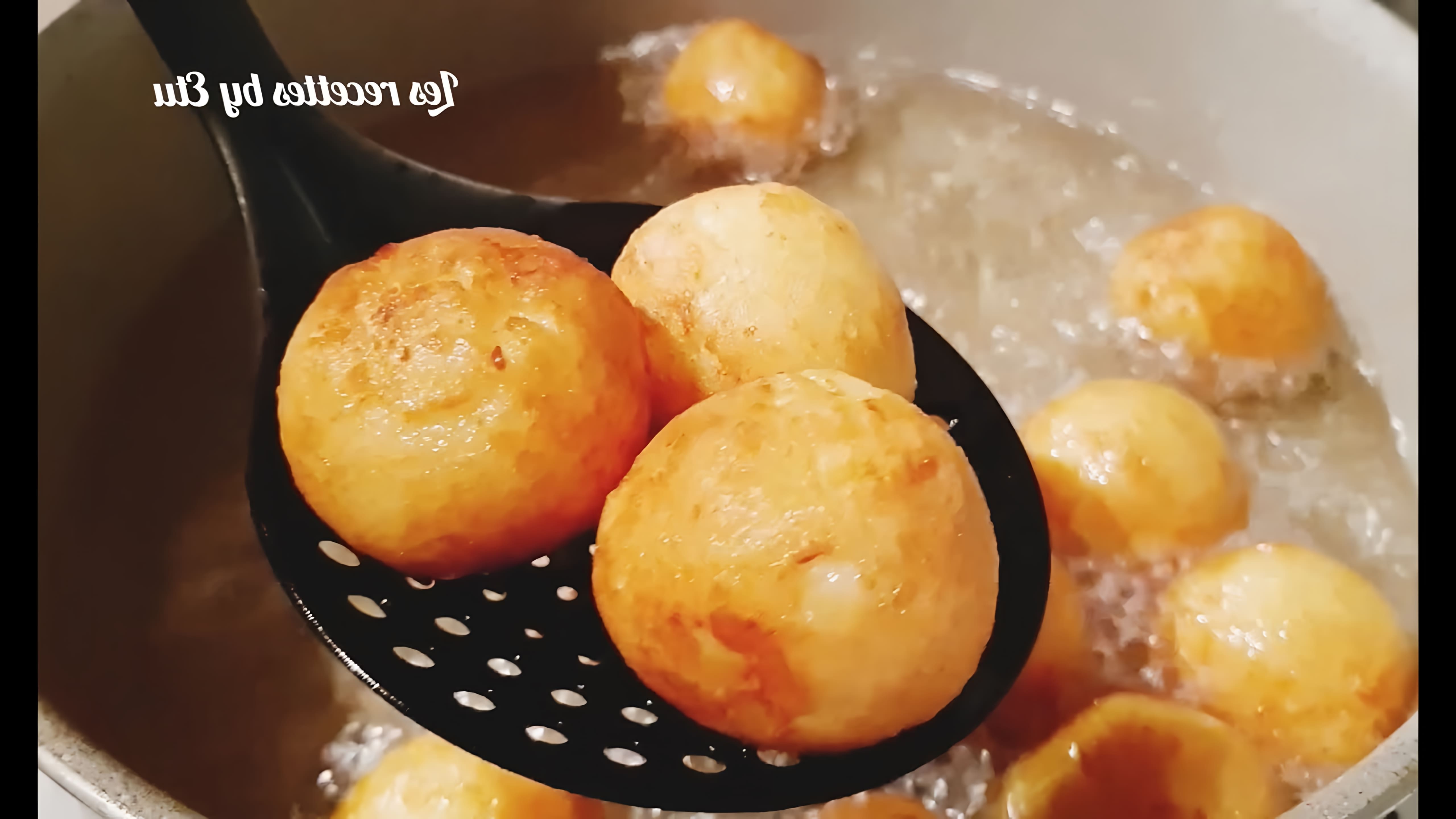 В этом видео-ролике вы увидите, как приготовить хрустящие, жаренные картофельные шарики всего из двух ингредиентов - картошки и муки