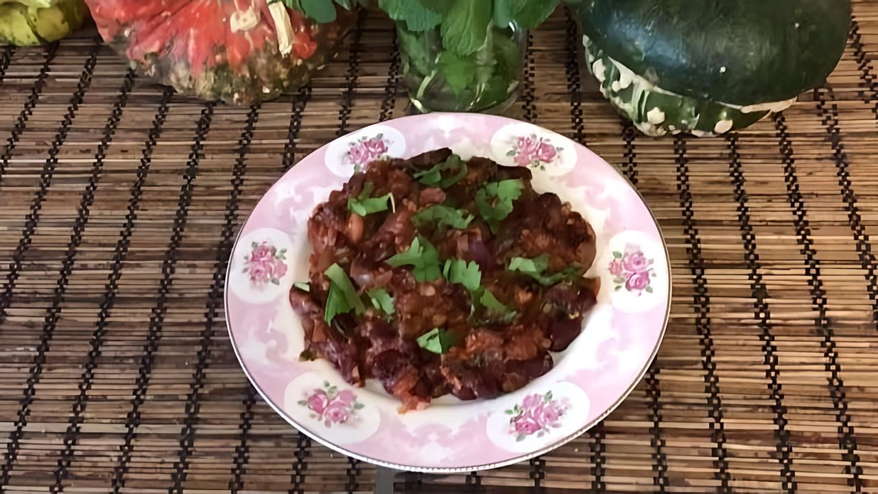 Лобио рецепт приготовления на зиму. Лобио из консервированной красной фасоли по-грузински. лобио из красной фасоли. лобио с красной фасолью. лобио из красной фасоли в банке.