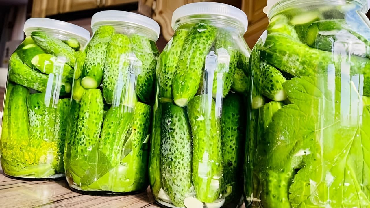 Огурцы на зиму хрустящие в банках