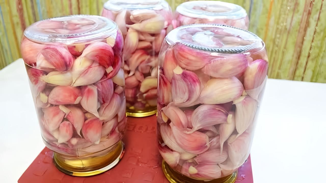 Чеснок головками в маринаде
